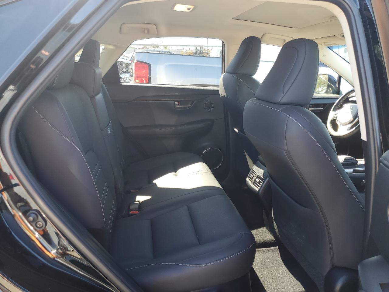 2017 Lexus Nx 200t Base Черный vin: JTJYARBZ2H2068572