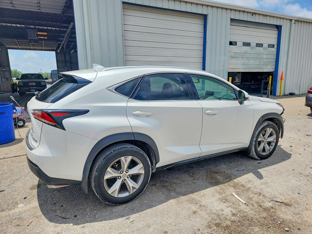 2017 Lexus Nx 200t Base Белый vin: JTJYARBZ2H2074971