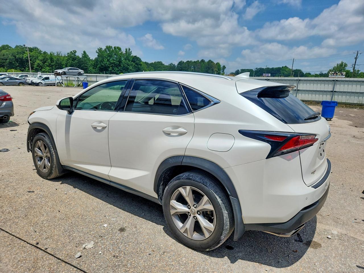 2017 Lexus Nx 200t Base Белый vin: JTJYARBZ2H2074971