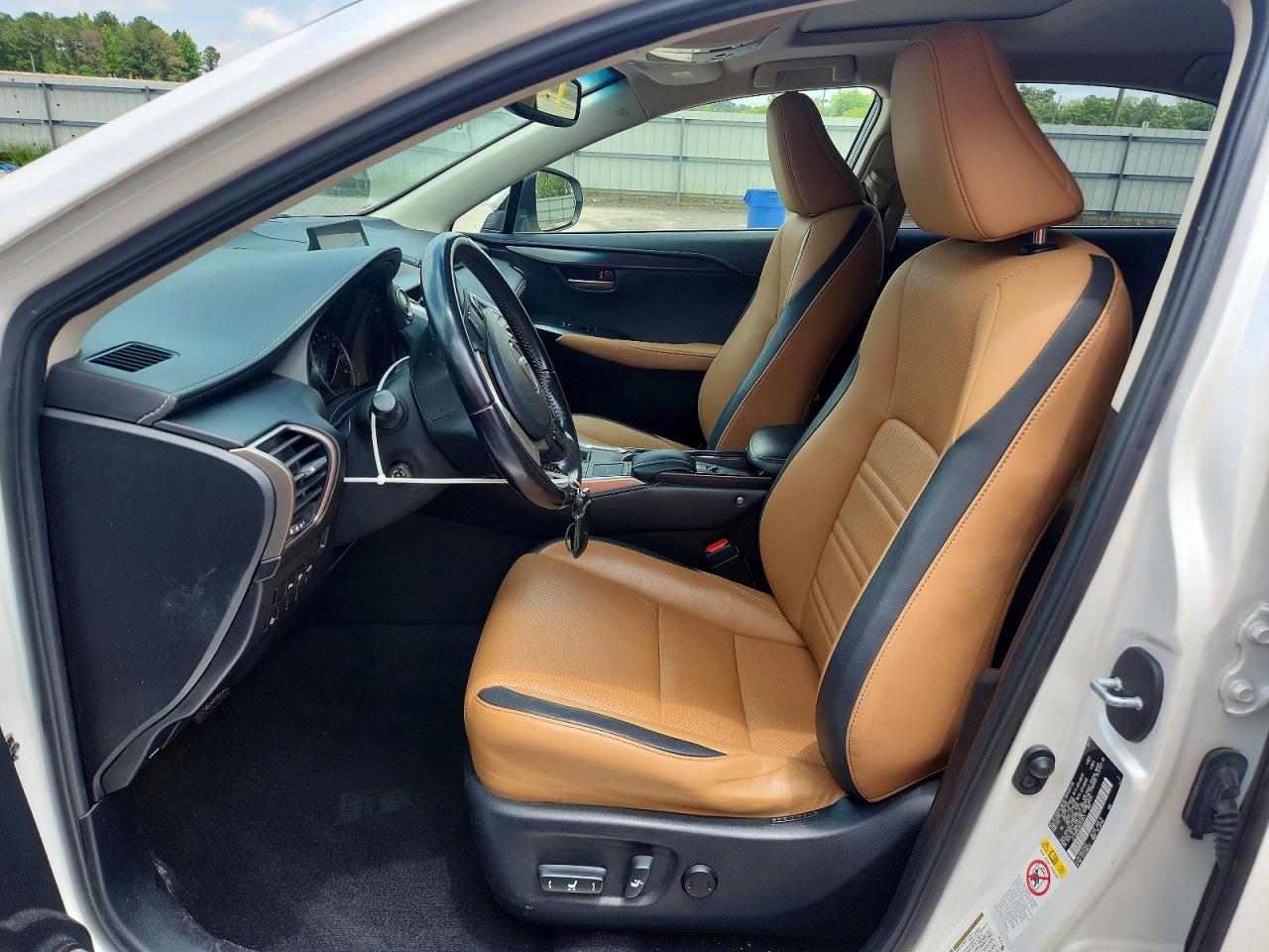 2017 Lexus Nx 200t Base Белый vin: JTJYARBZ2H2074971