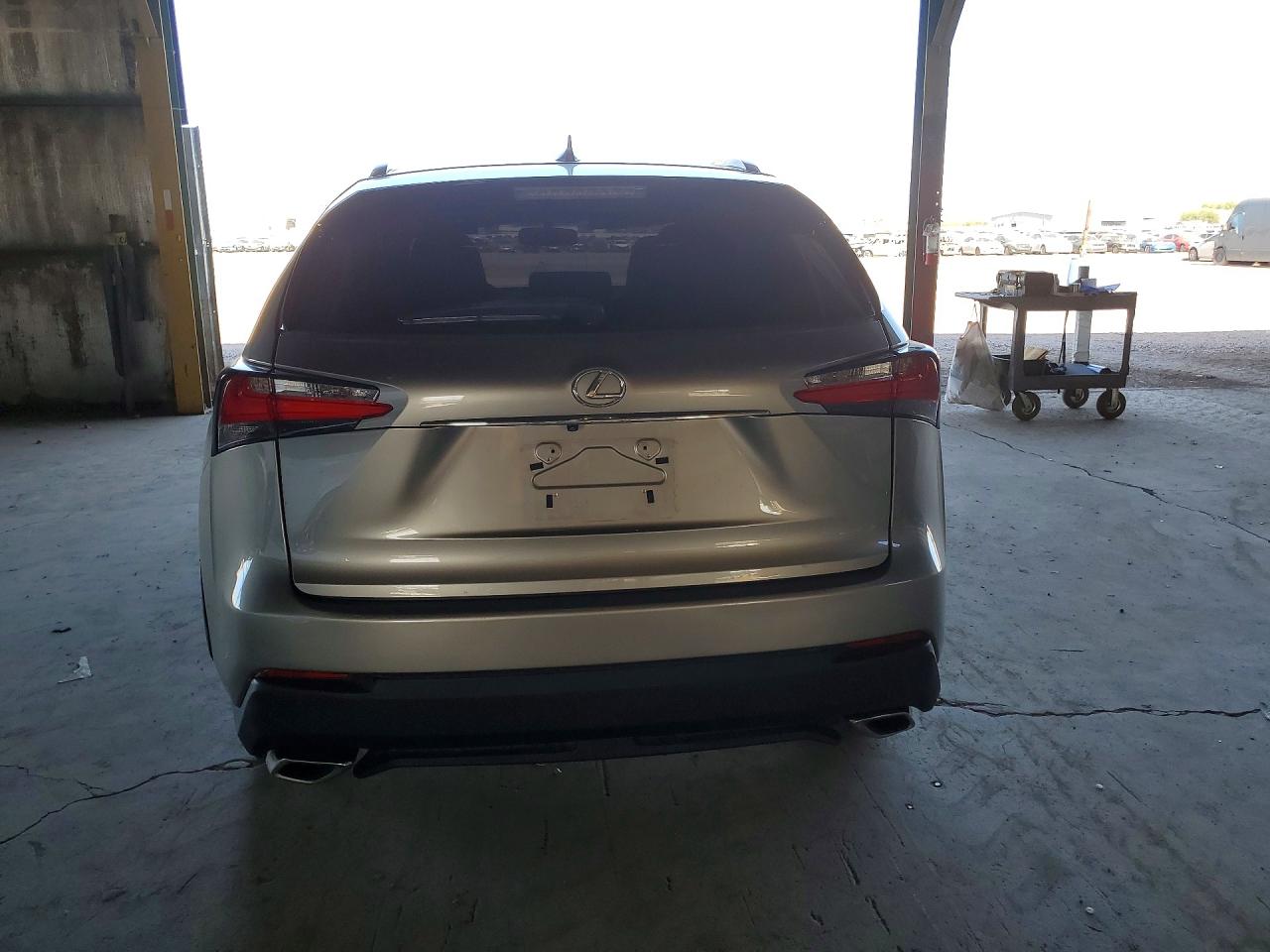 2017 Lexus Nx 200t Base Серебряный vin: JTJYARBZ3H2075644