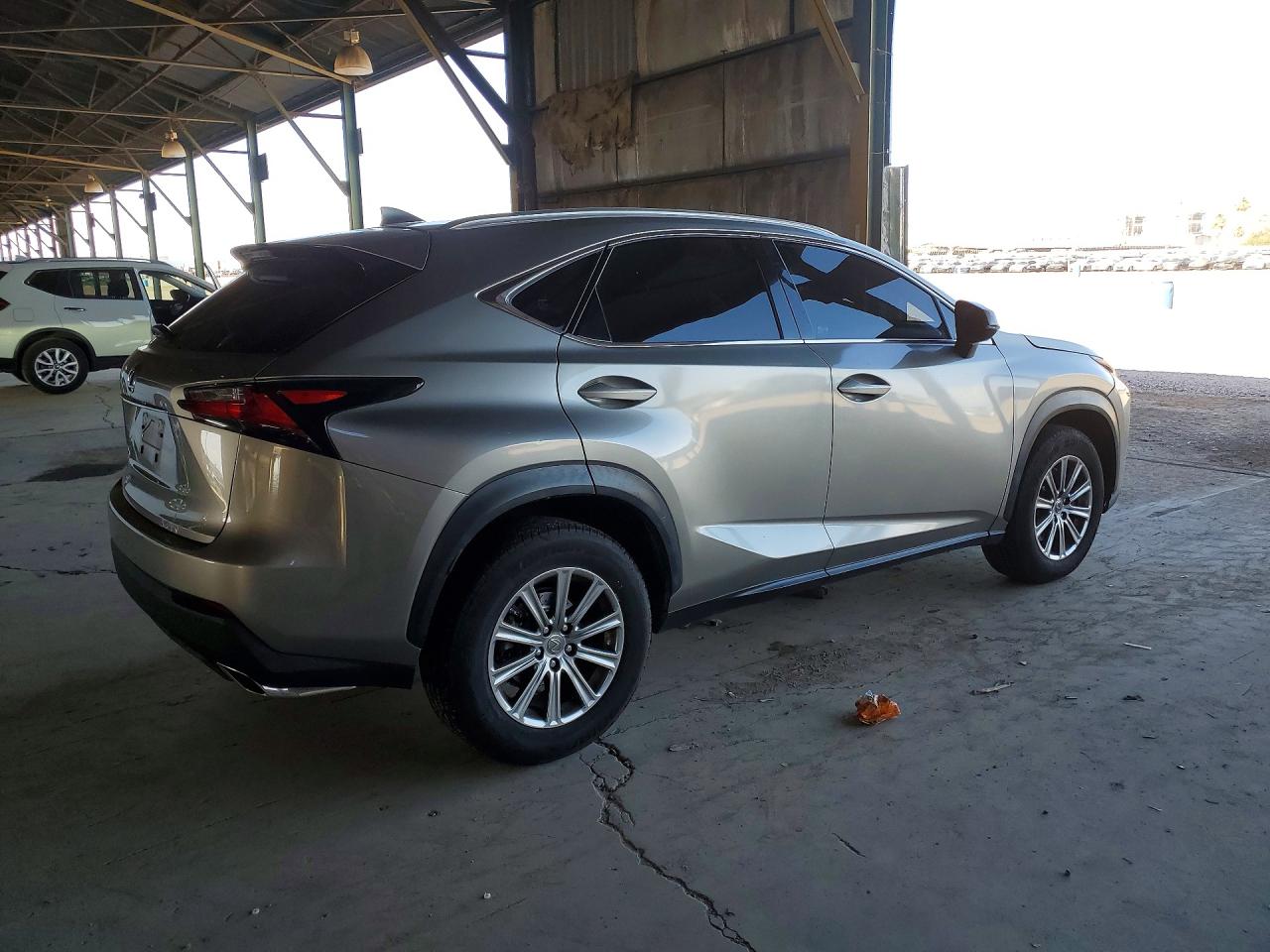 2017 Lexus Nx 200t Base Серебряный vin: JTJYARBZ3H2075644