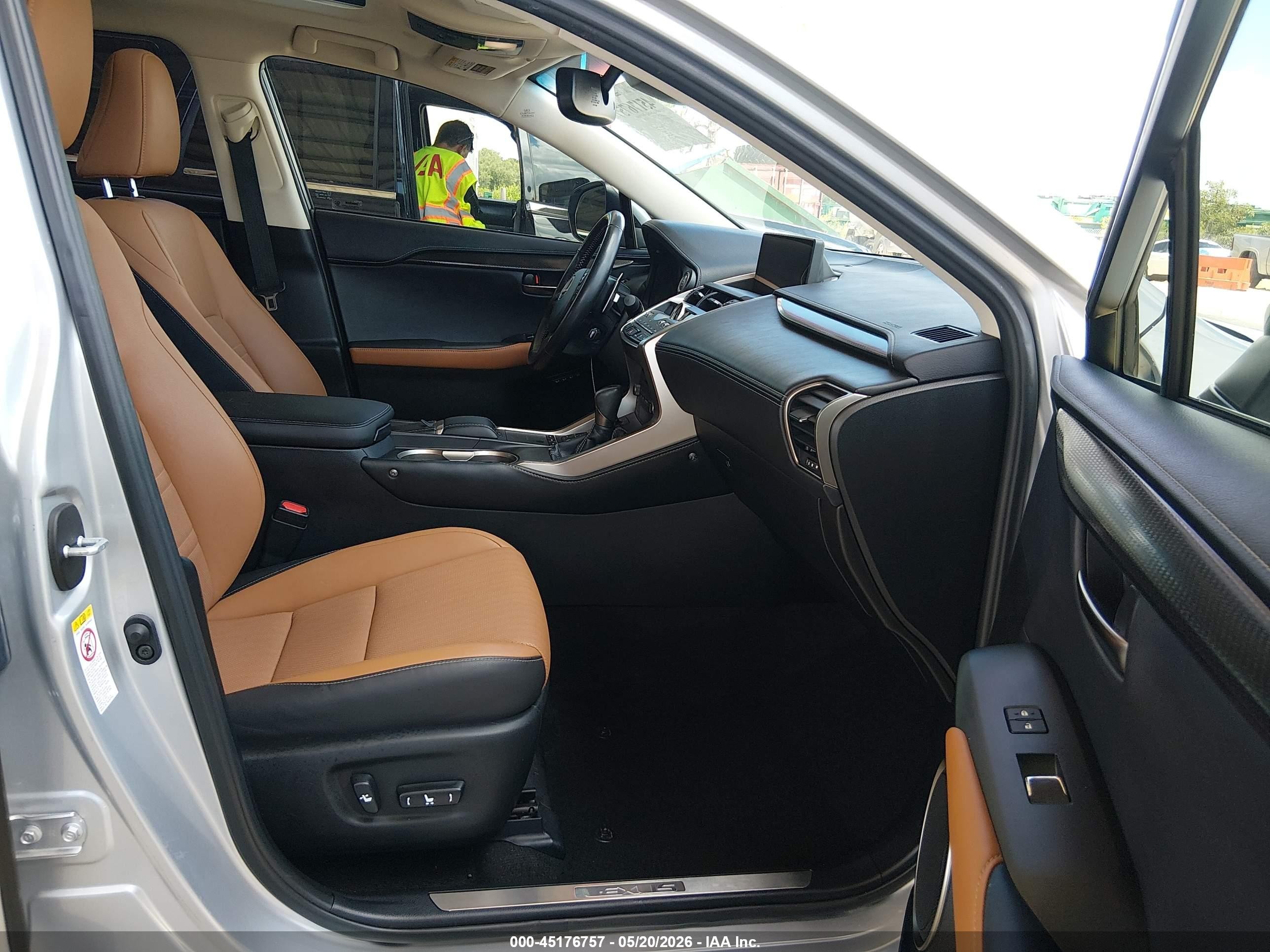 2018 Lexus Nx 300 Silver vin: JTJYARBZ4J2092622