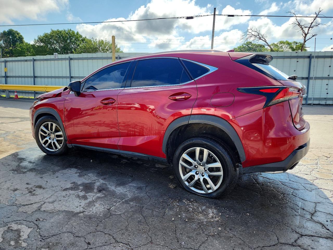 2015 Lexus Nx 200t Red vin: JTJYARBZ5F2020559