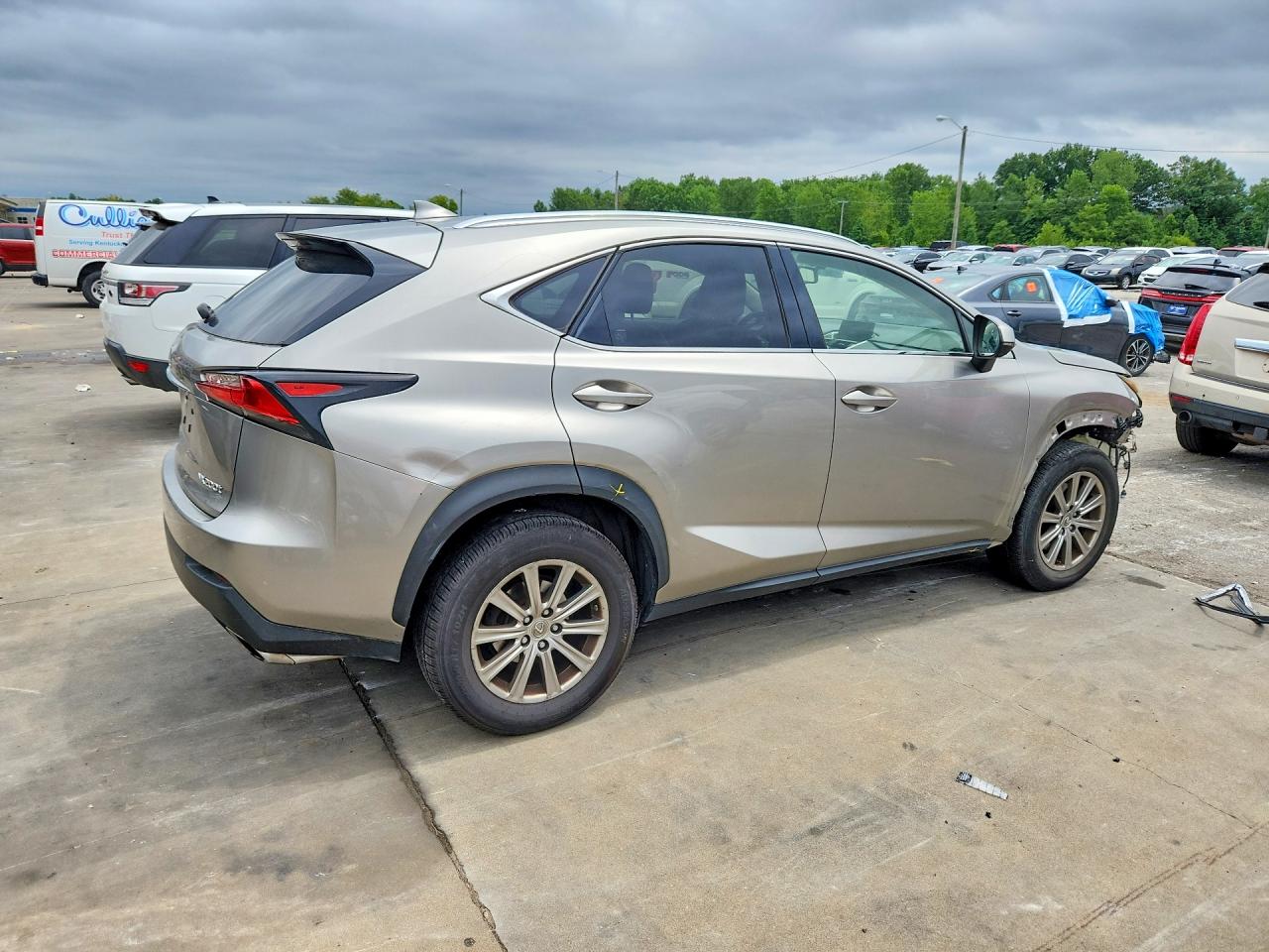2016 Lexus Nx 200t Base Золотой vin: JTJYARBZ5G2049741