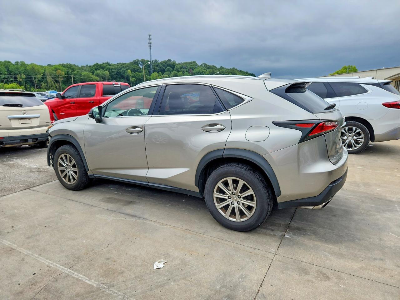 2016 Lexus Nx 200t Base Золотой vin: JTJYARBZ5G2049741