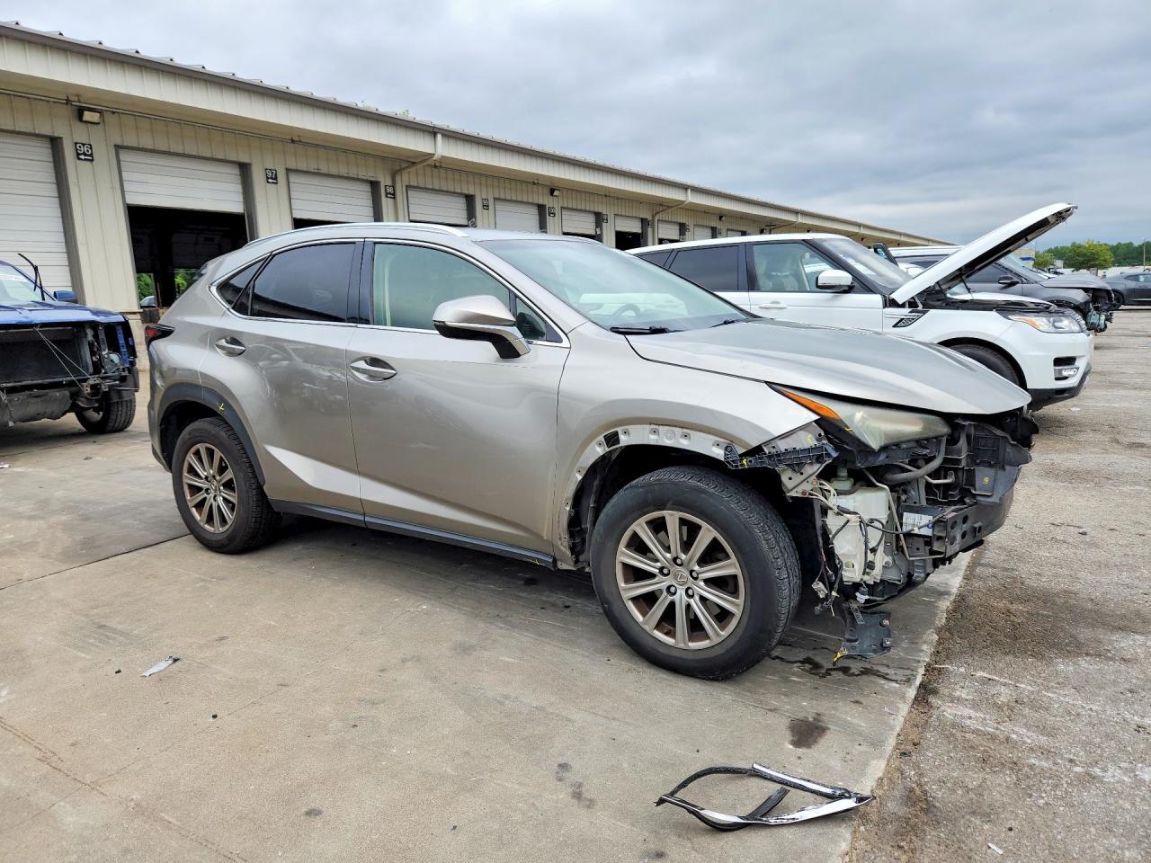 2016 Lexus Nx 200t Base Золотой vin: JTJYARBZ5G2049741