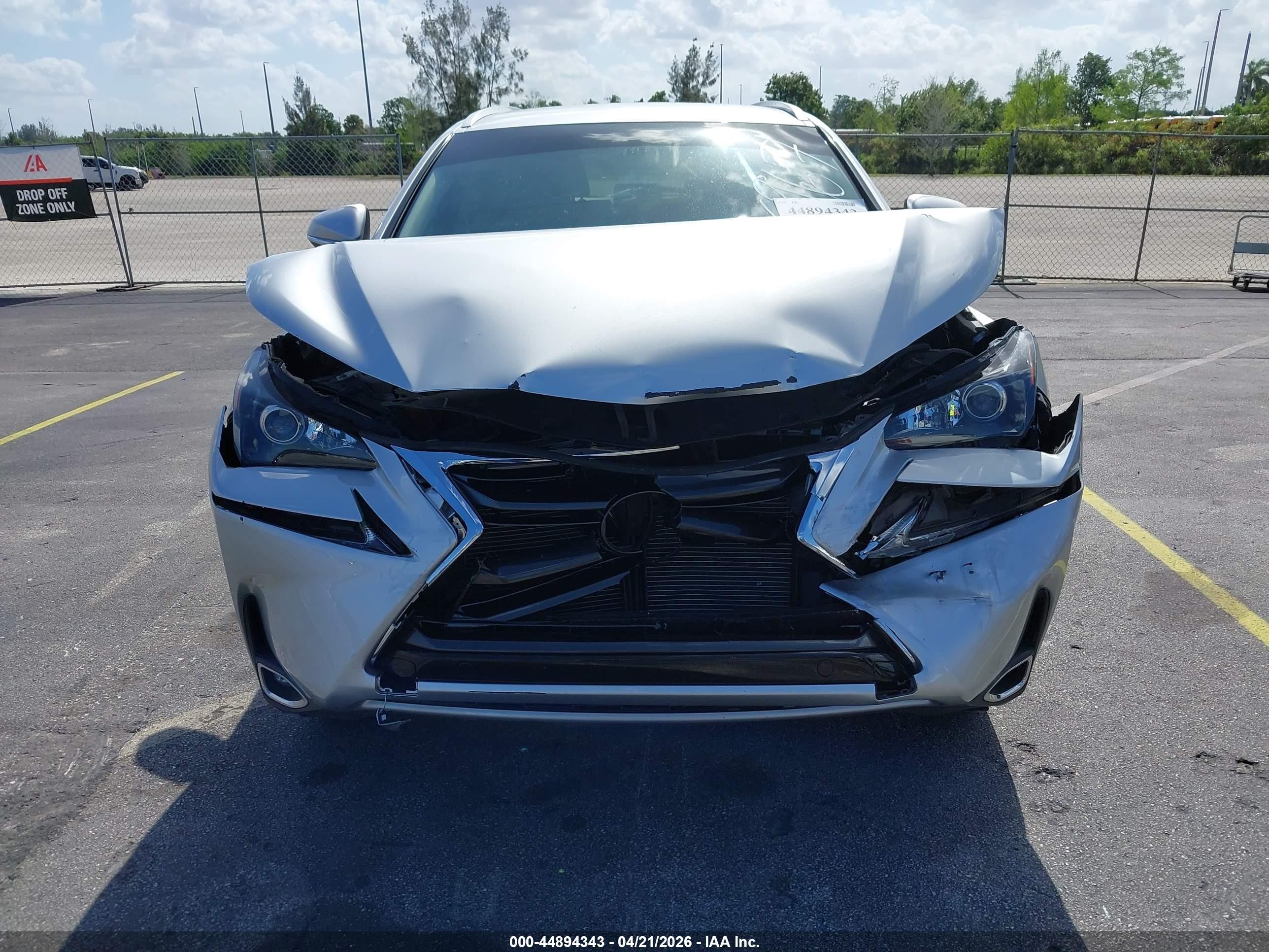 2015 Lexus Nx 200t Silver vin: JTJYARBZ6F2015967