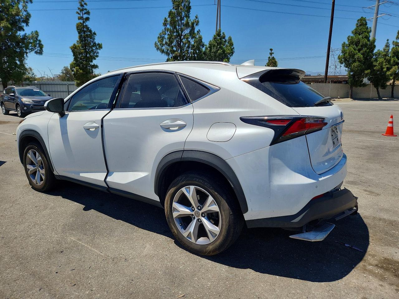 2017 Lexus Nx 200t Base White vin: JTJYARBZ8H2067099