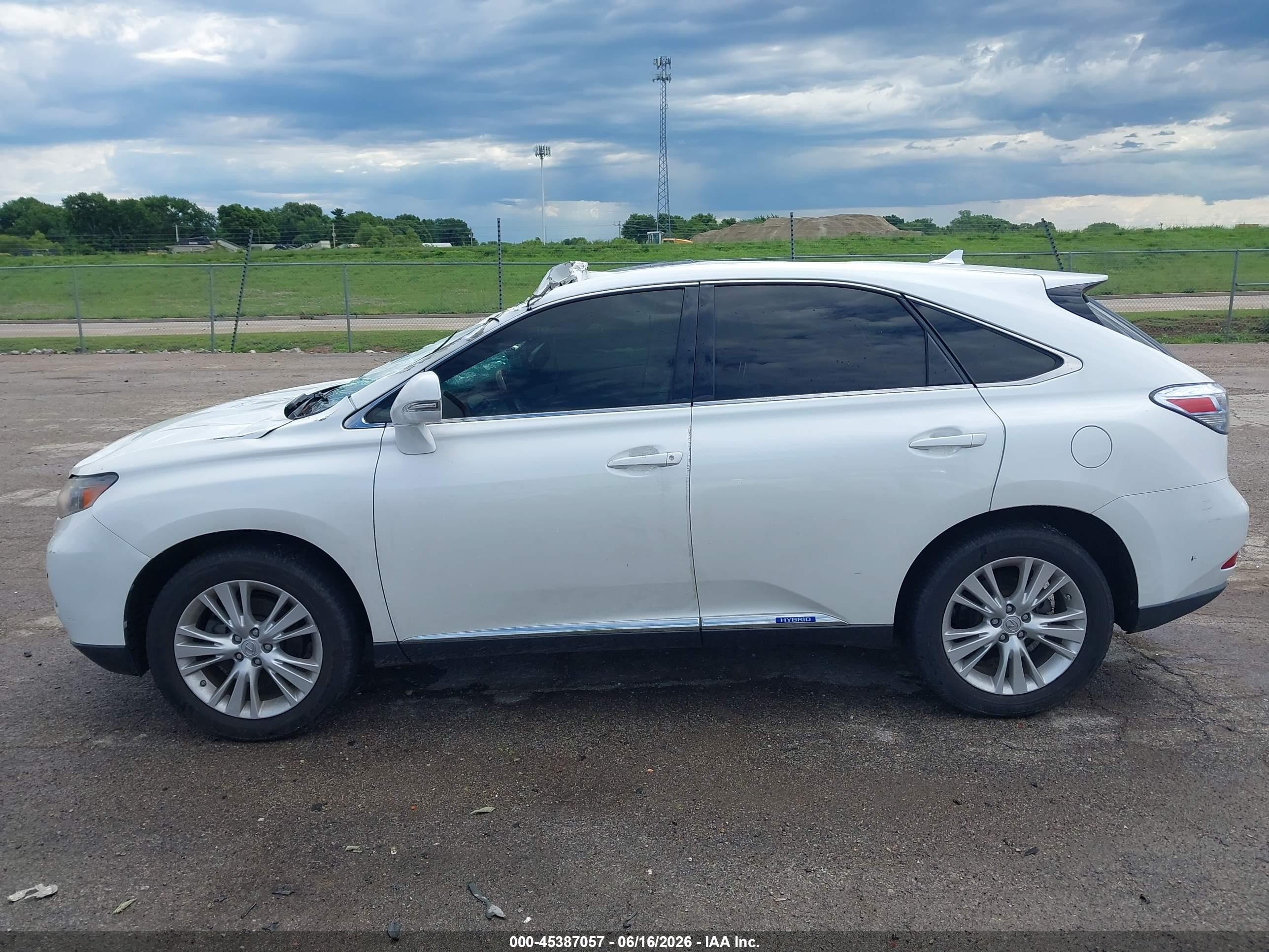 2010 Lexus Rx 450h   White vin: JTJZB1BA2A2002834