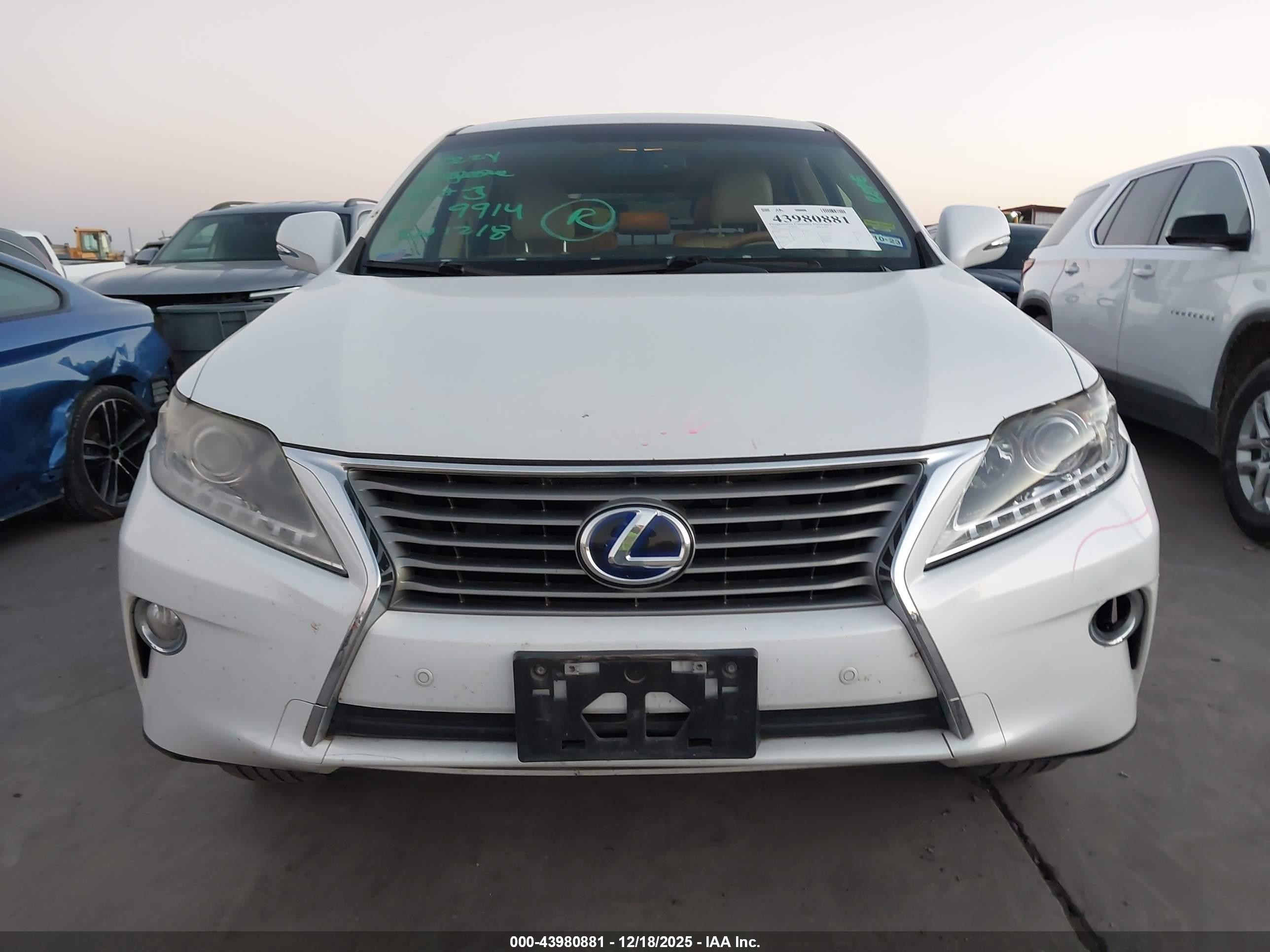 2014 Lexus Rx 450h   White vin: JTJZB1BA5E2413389