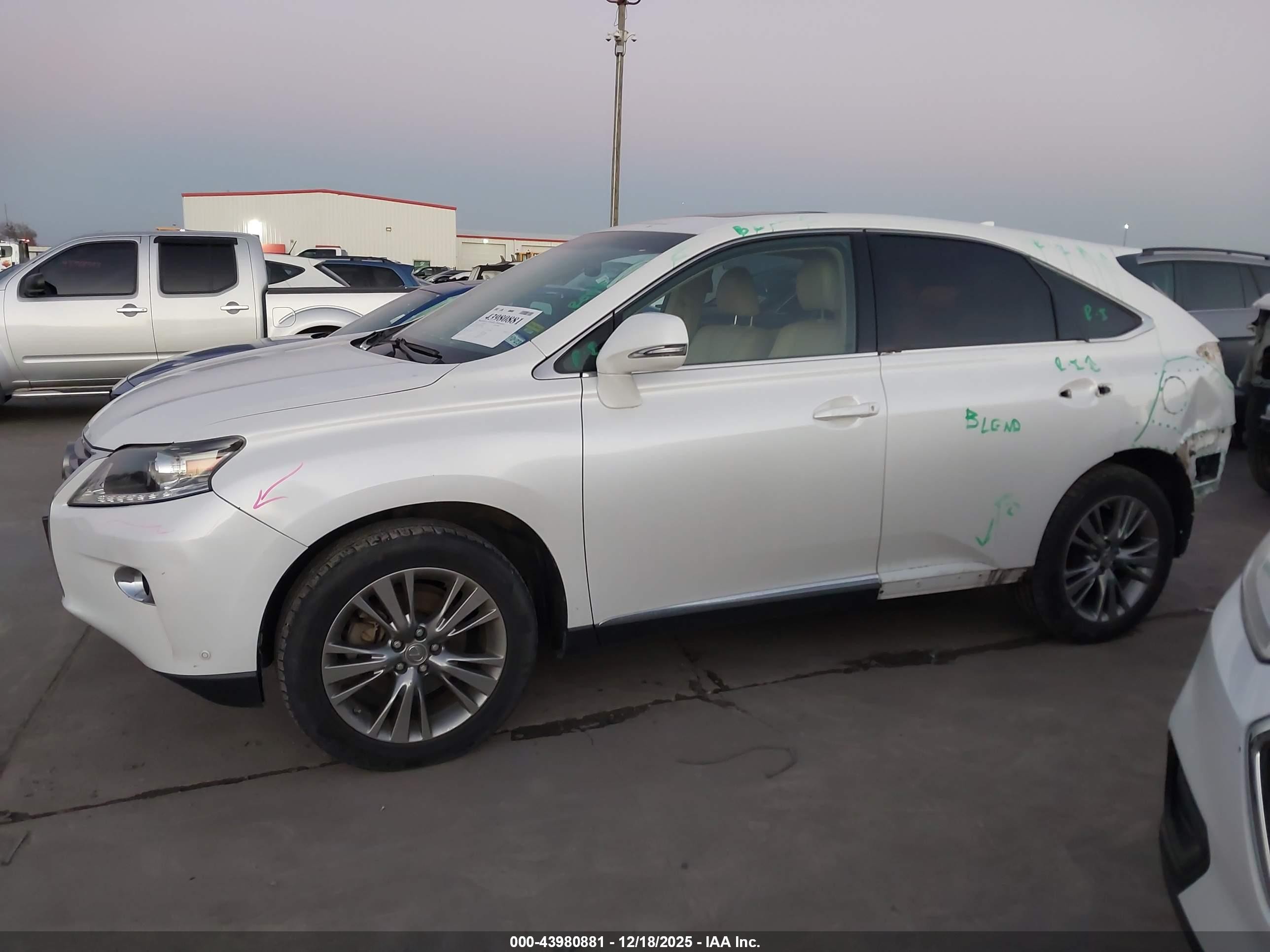 2014 Lexus Rx 450h   White vin: JTJZB1BA5E2413389