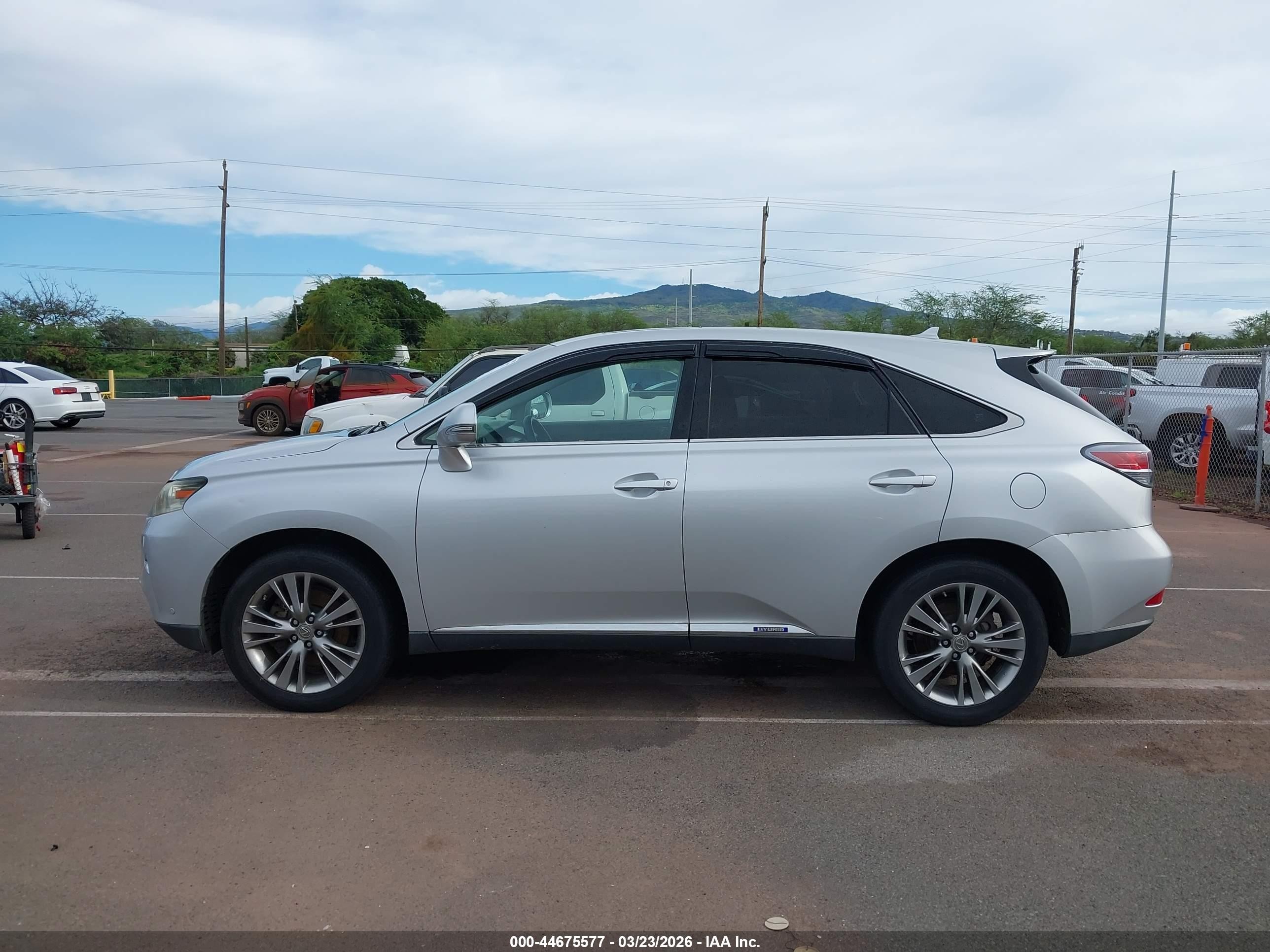 2013 Lexus Rx 450h Серебряный vin: JTJZB1BA7D2008147