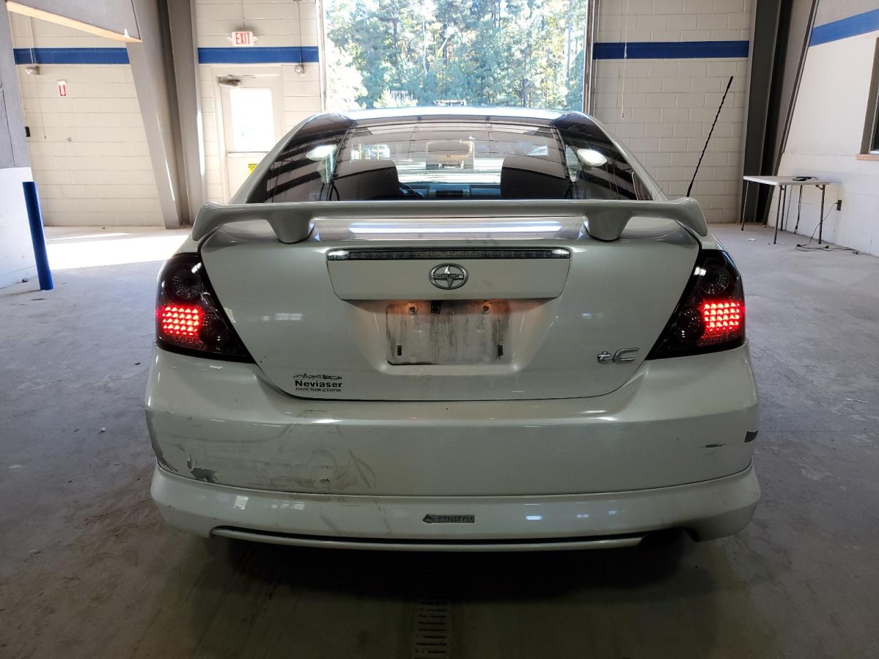 2007 Toyota Scion Tc White vin: JTKDE167170212082
