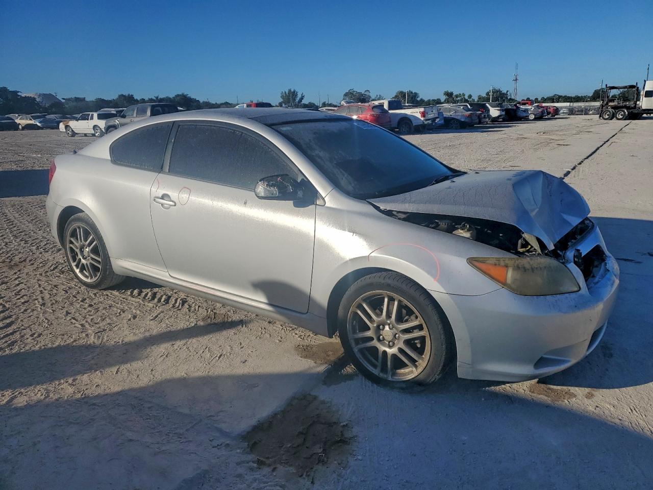 2007 Toyota Scion Tc Silver vin: JTKDE177670215929