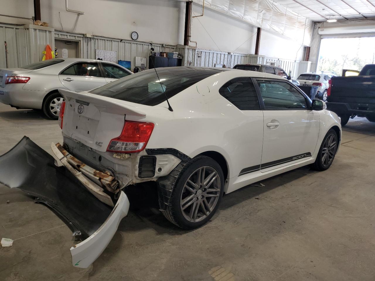 2011 Toyota Scion Tc White vin: JTKJF5C71B3017425