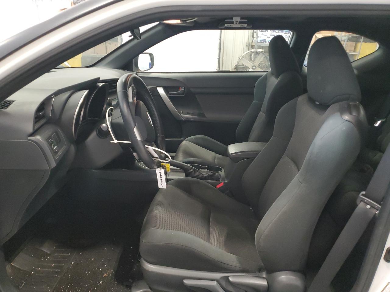 2011 Toyota Scion Tc White vin: JTKJF5C71B3017425