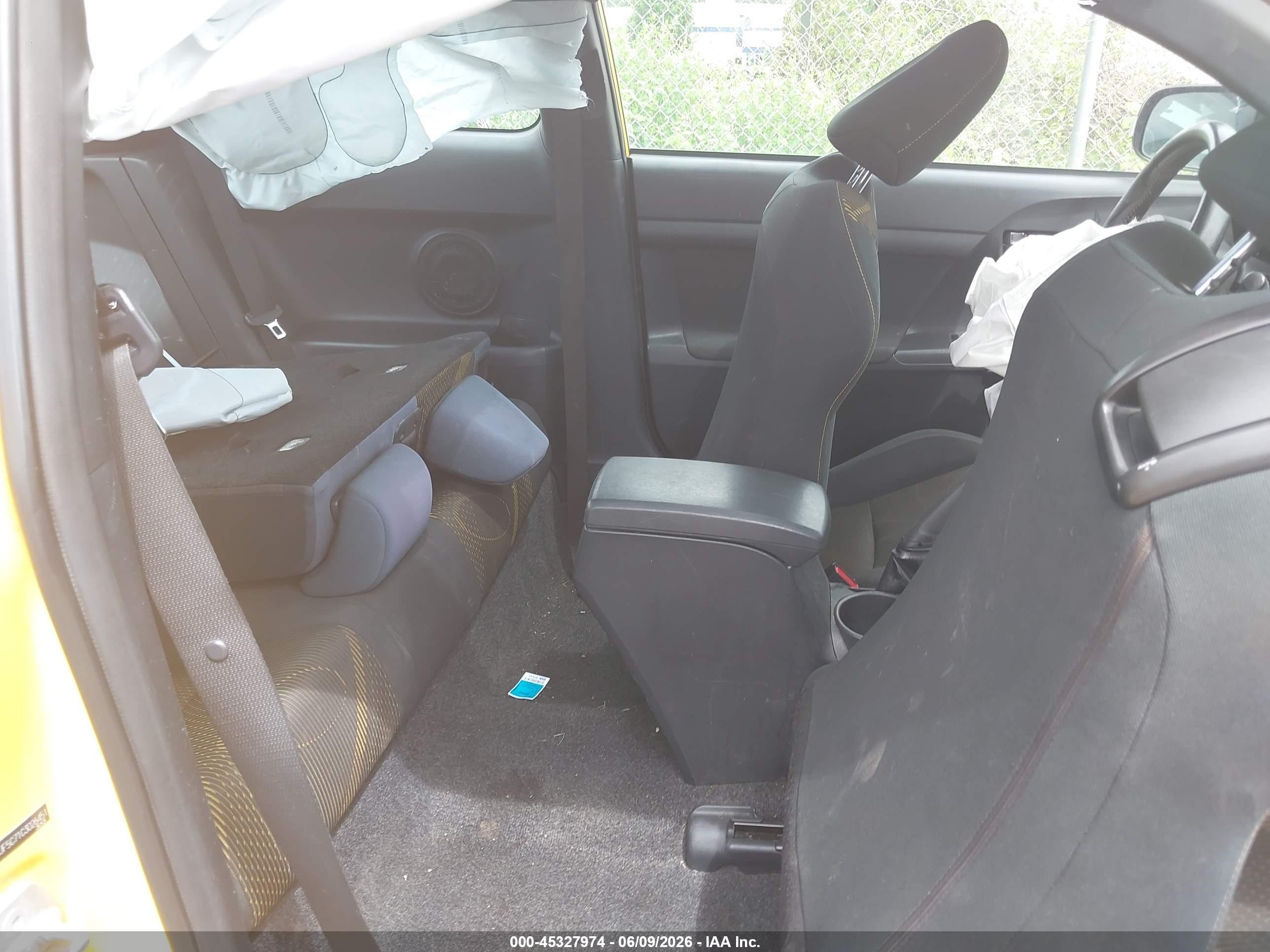 2012 Toyota Scion Tc   Yellow vin: JTKJF5C71C3026451
