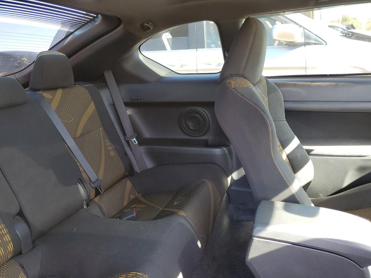 2012 Toyota Scion Tc Желтый vin: JTKJF5C73C3029299