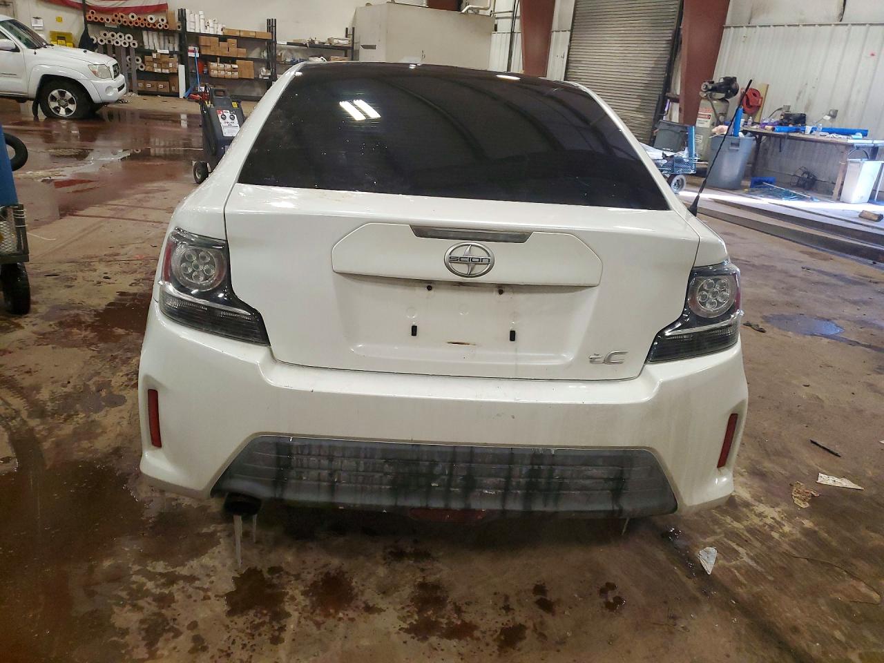 2015 Toyota Scion Tc White vin: JTKJF5C73F3092309