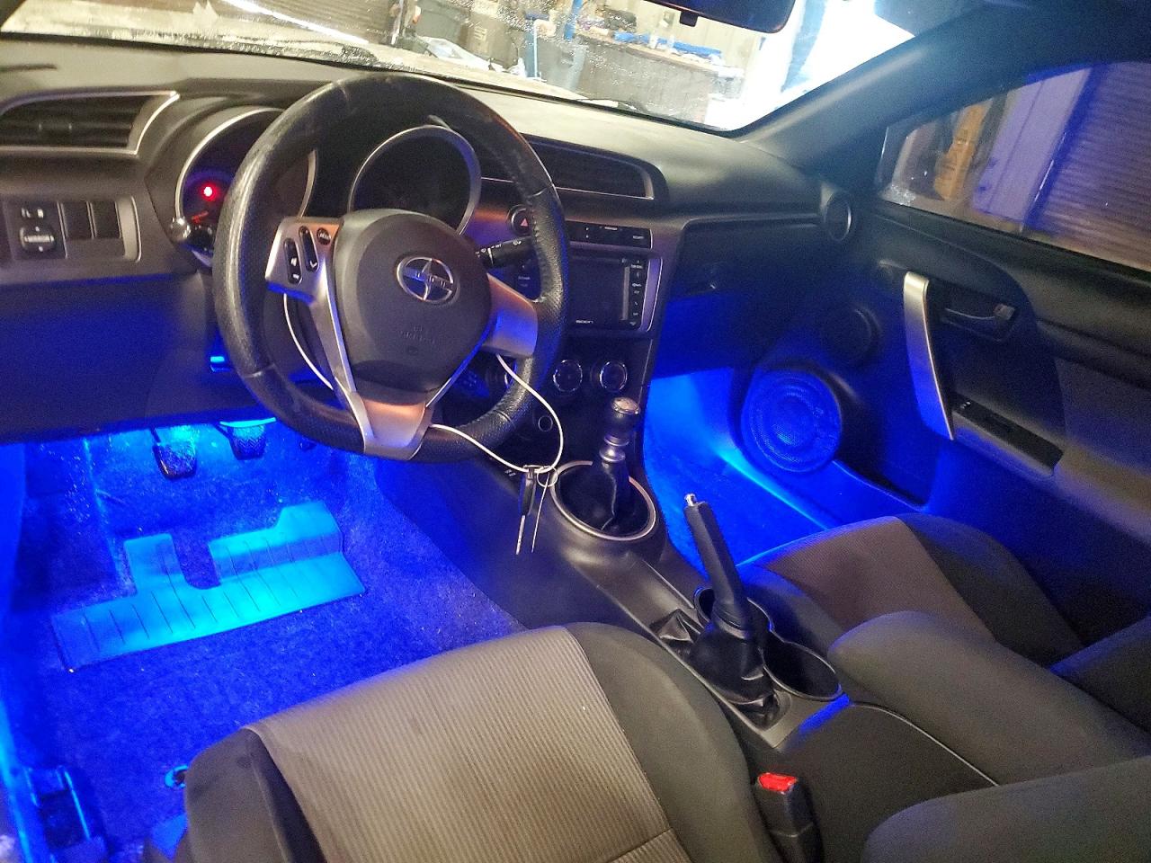 2015 Toyota Scion Tc White vin: JTKJF5C73F3092309