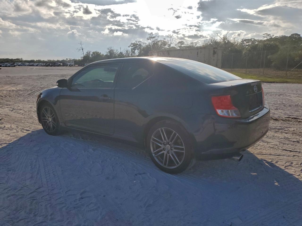 2011 Toyota Scion Tc Blue vin: JTKJF5C74B3008430