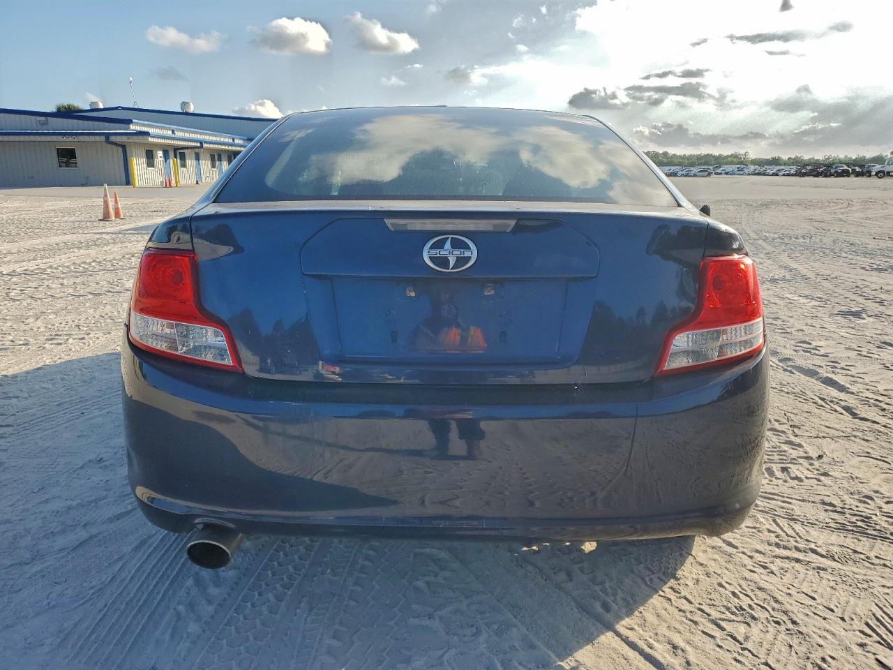 2011 Toyota Scion Tc Blue vin: JTKJF5C74B3008430