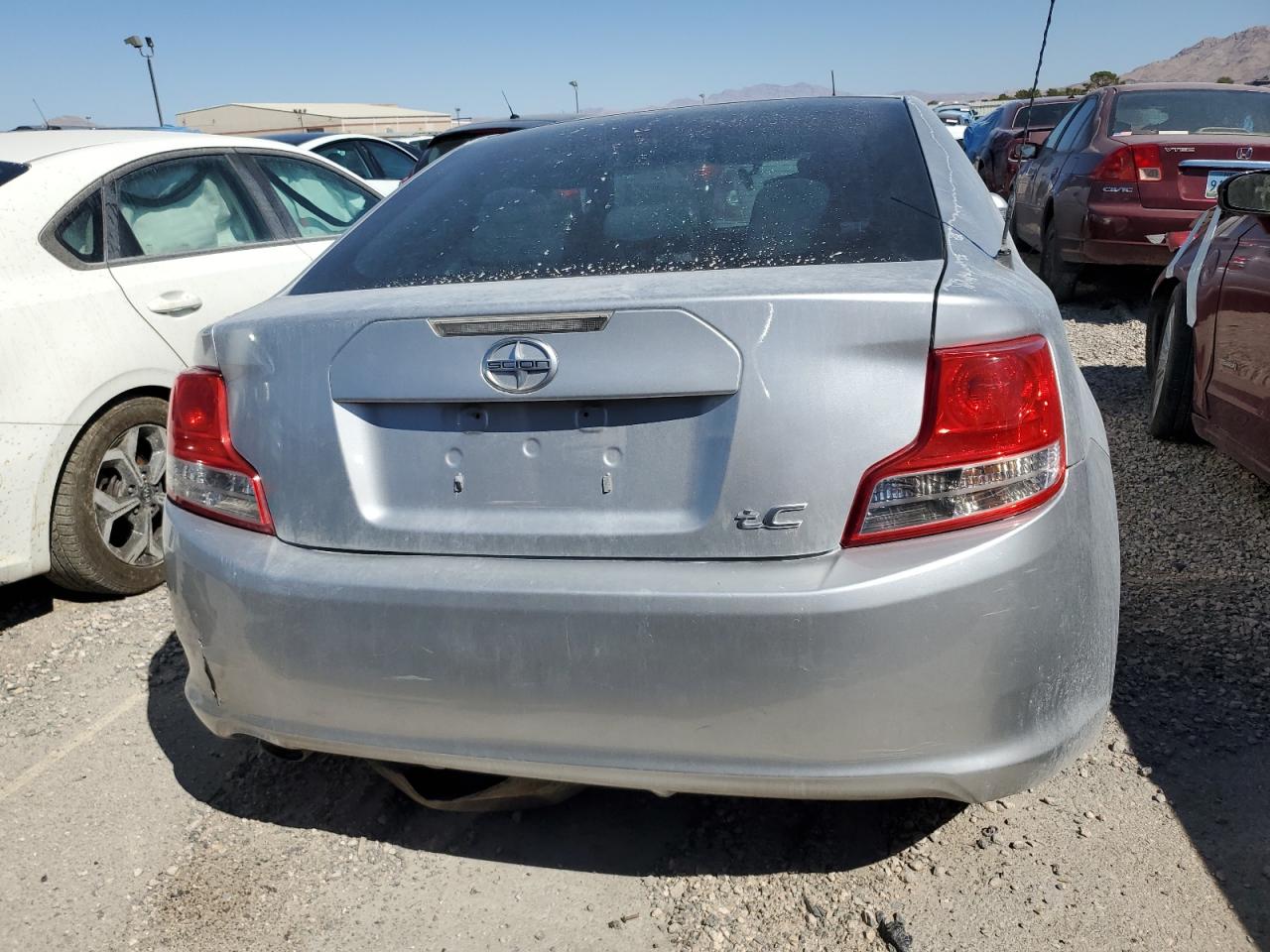 2011 Toyota Scion Tc Silver vin: JTKJF5C74B3010386