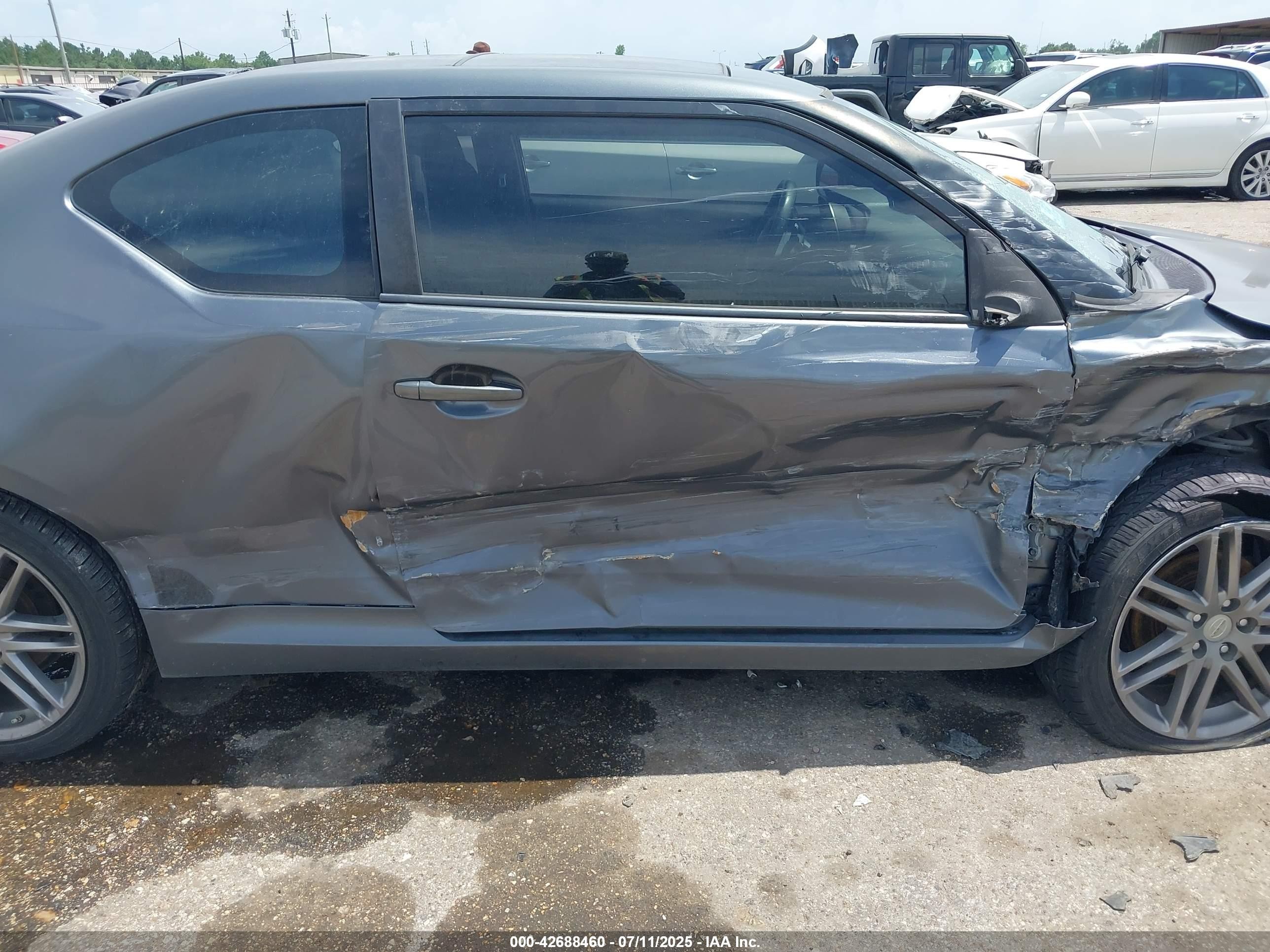 2012 Scion Tc   Серый vin: JTKJF5C74C3028890