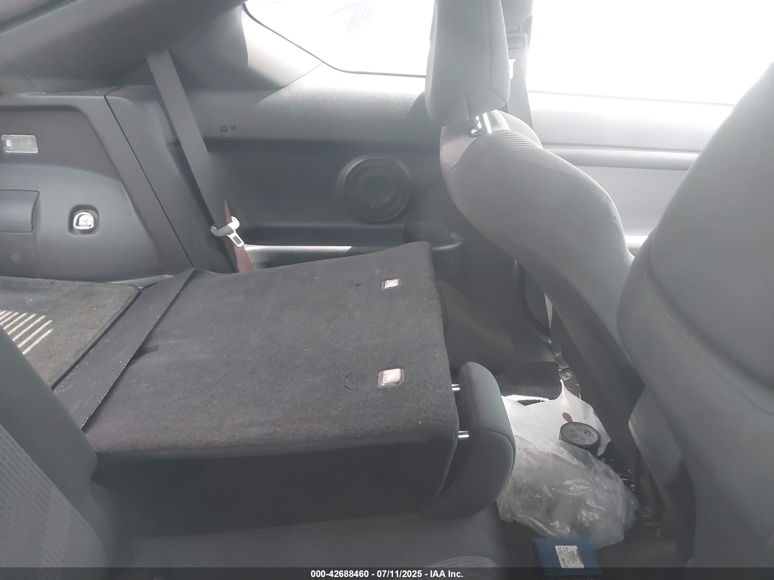2012 Scion Tc   Серый vin: JTKJF5C74C3028890