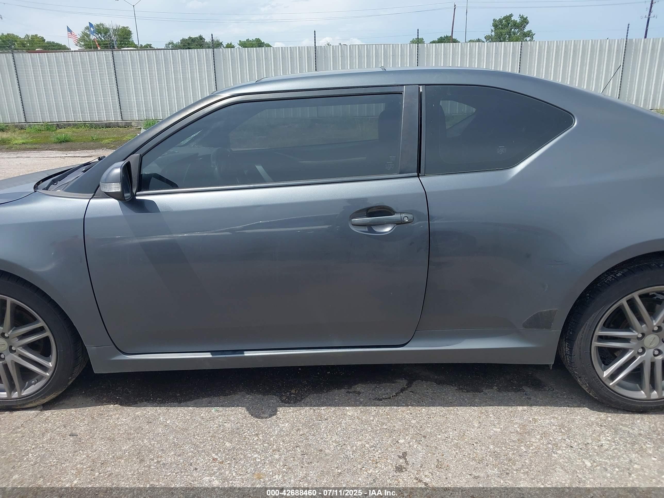 2012 Scion Tc   Серый vin: JTKJF5C74C3028890