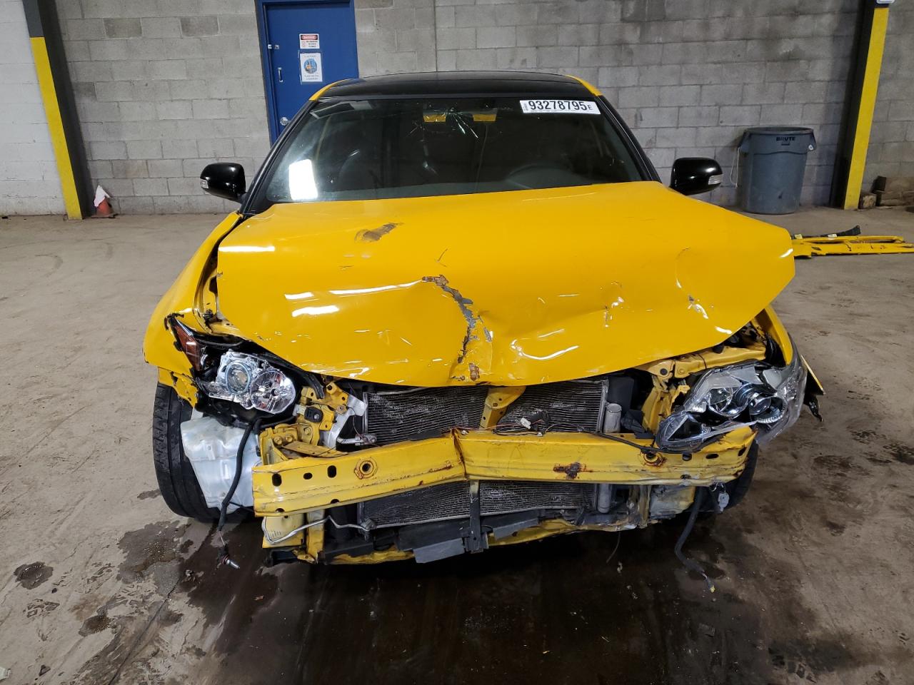 2012 Toyota Scion Tc Yellow vin: JTKJF5C74C3029392
