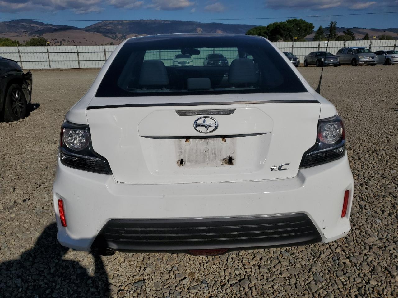 2014 Toyota Scion Tc White vin: JTKJF5C74E3084539