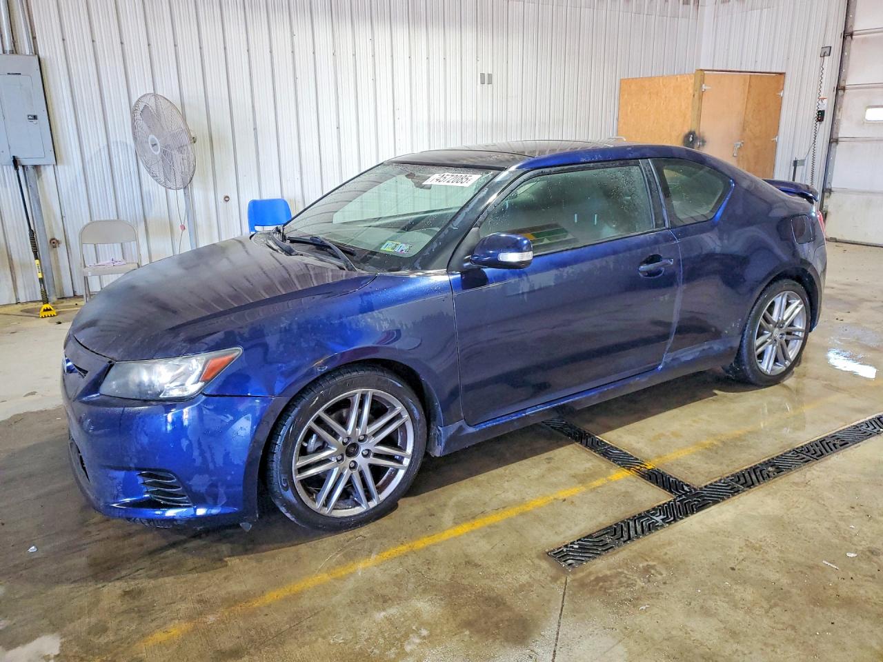 2011 Toyota Scion Tc Blue vin: JTKJF5C75B3004337