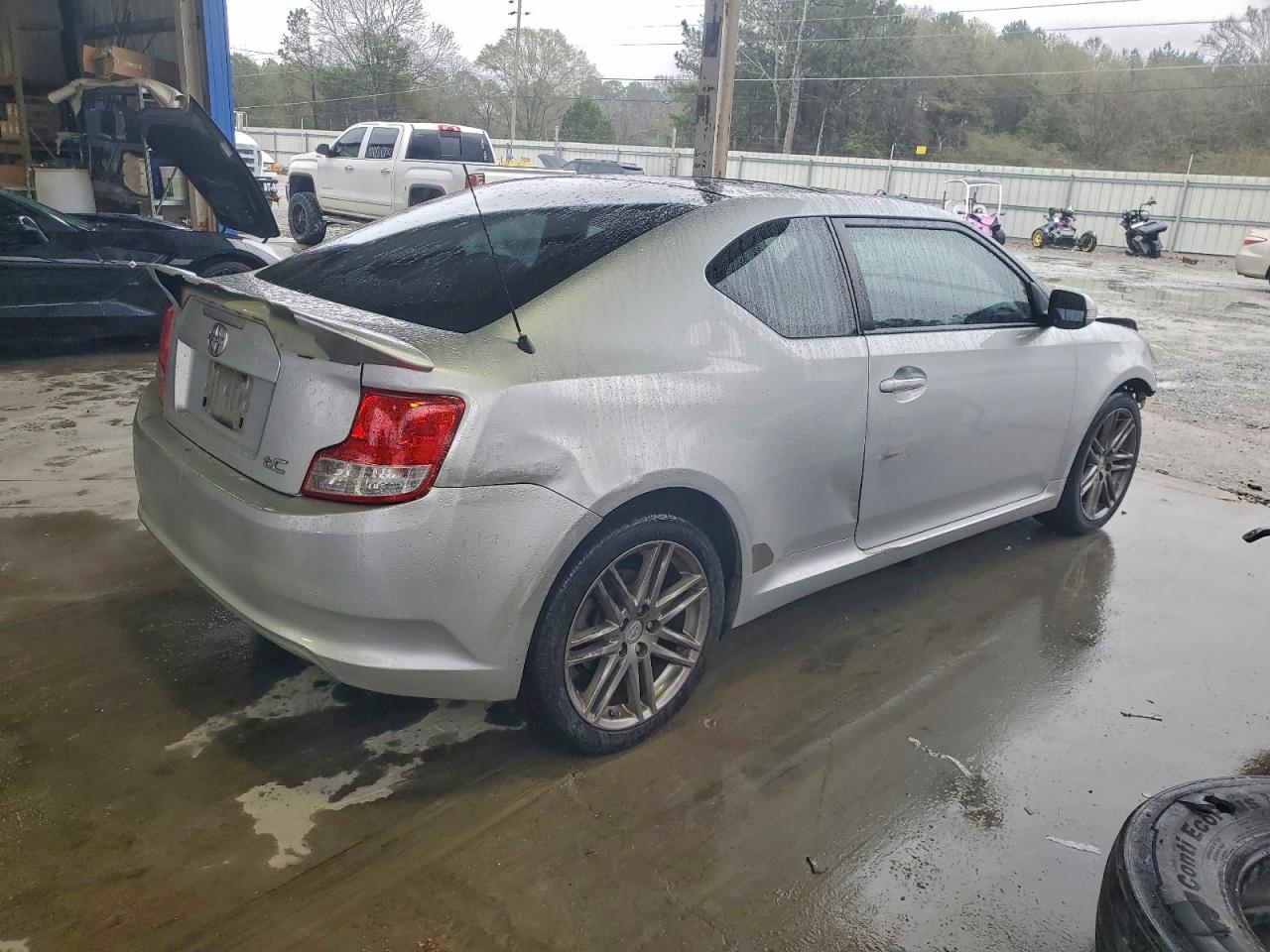 2011 Toyota Scion Tc Silver vin: JTKJF5C75B3018741