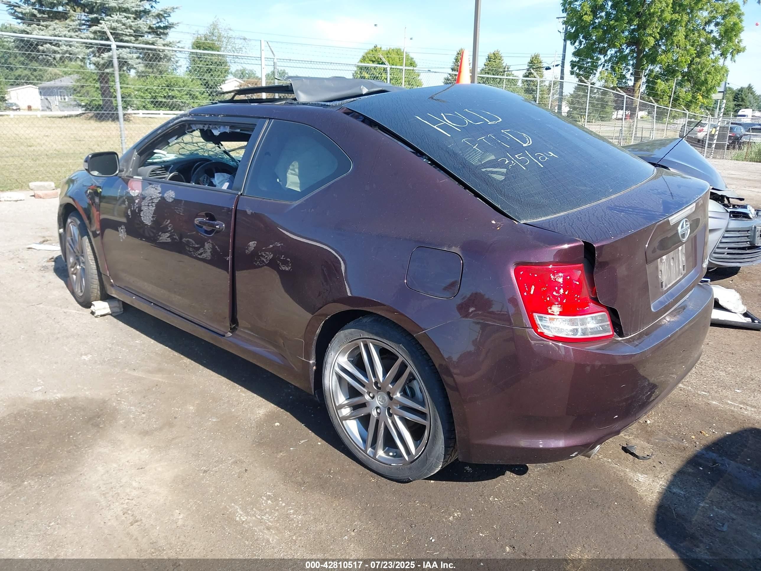 2012 Scion Tc   Фиолетовый vin: JTKJF5C75C3043382