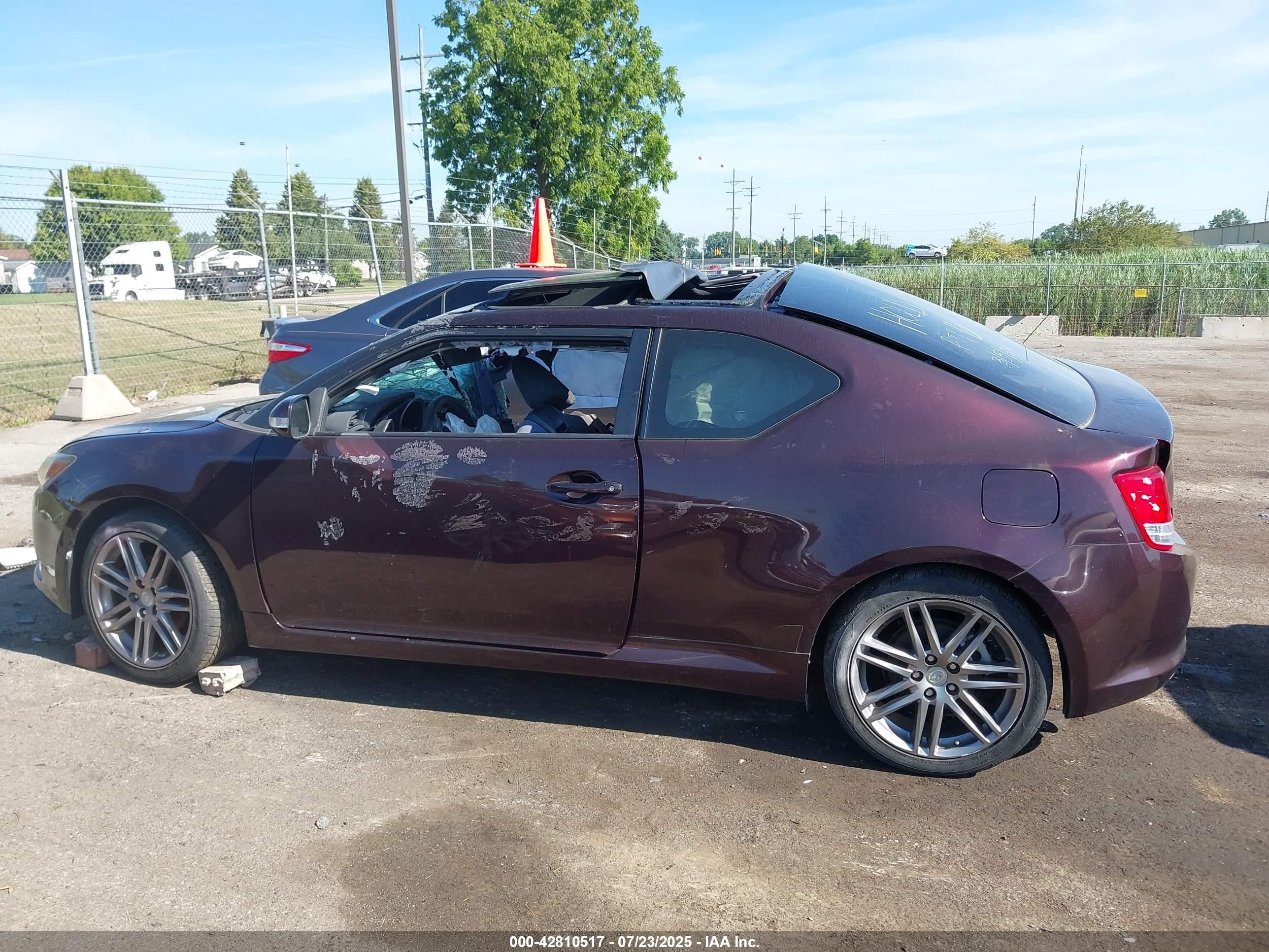 2012 Scion Tc   Фиолетовый vin: JTKJF5C75C3043382