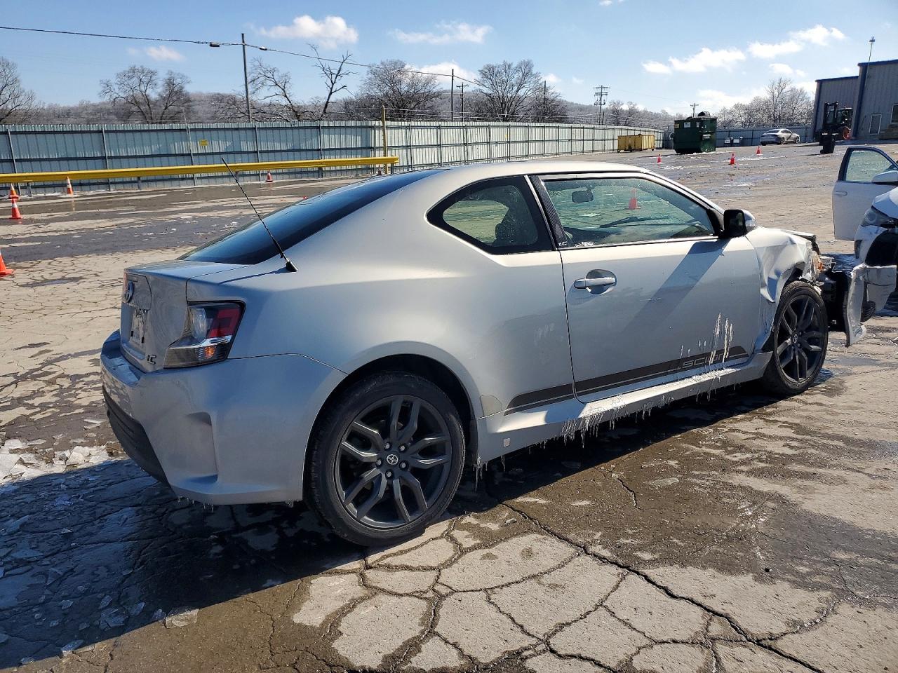 2014 Toyota Scion Tc Серебряный vin: JTKJF5C76E3067791