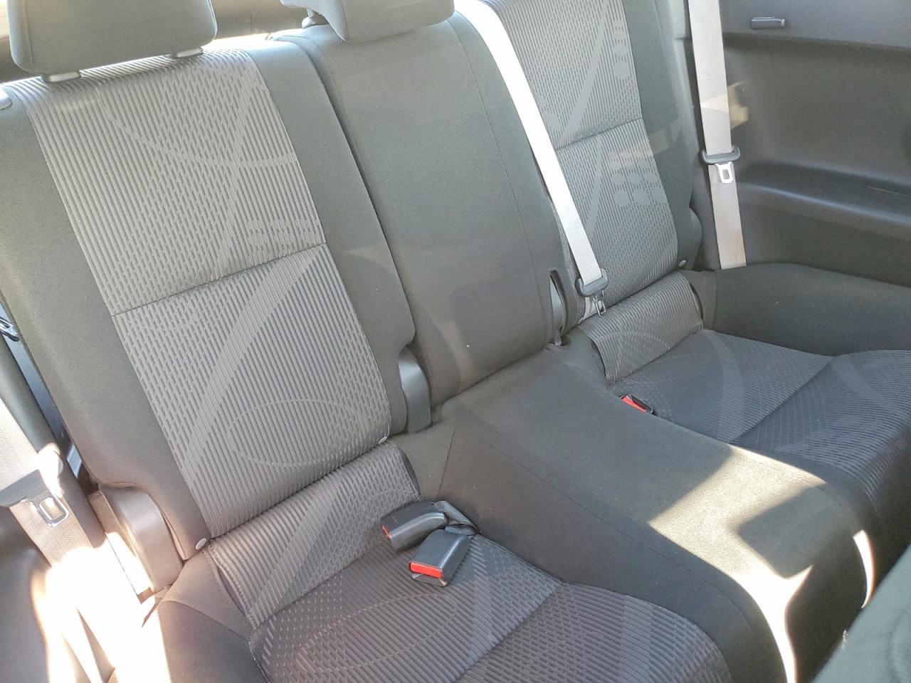 2014 Toyota Scion Tc Серебряный vin: JTKJF5C76E3067791