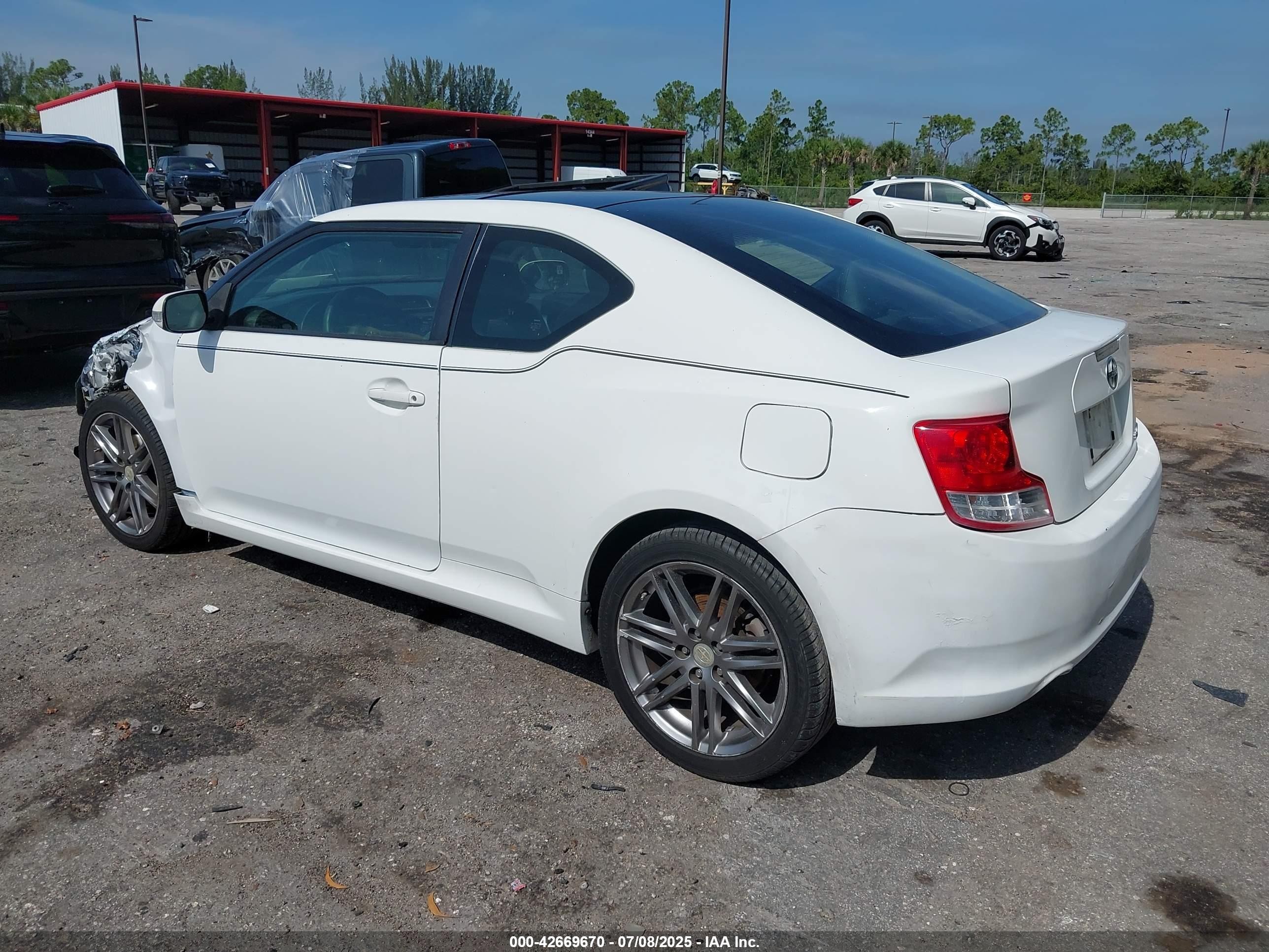 2012 Scion Tc   White vin: JTKJF5C77C3033145