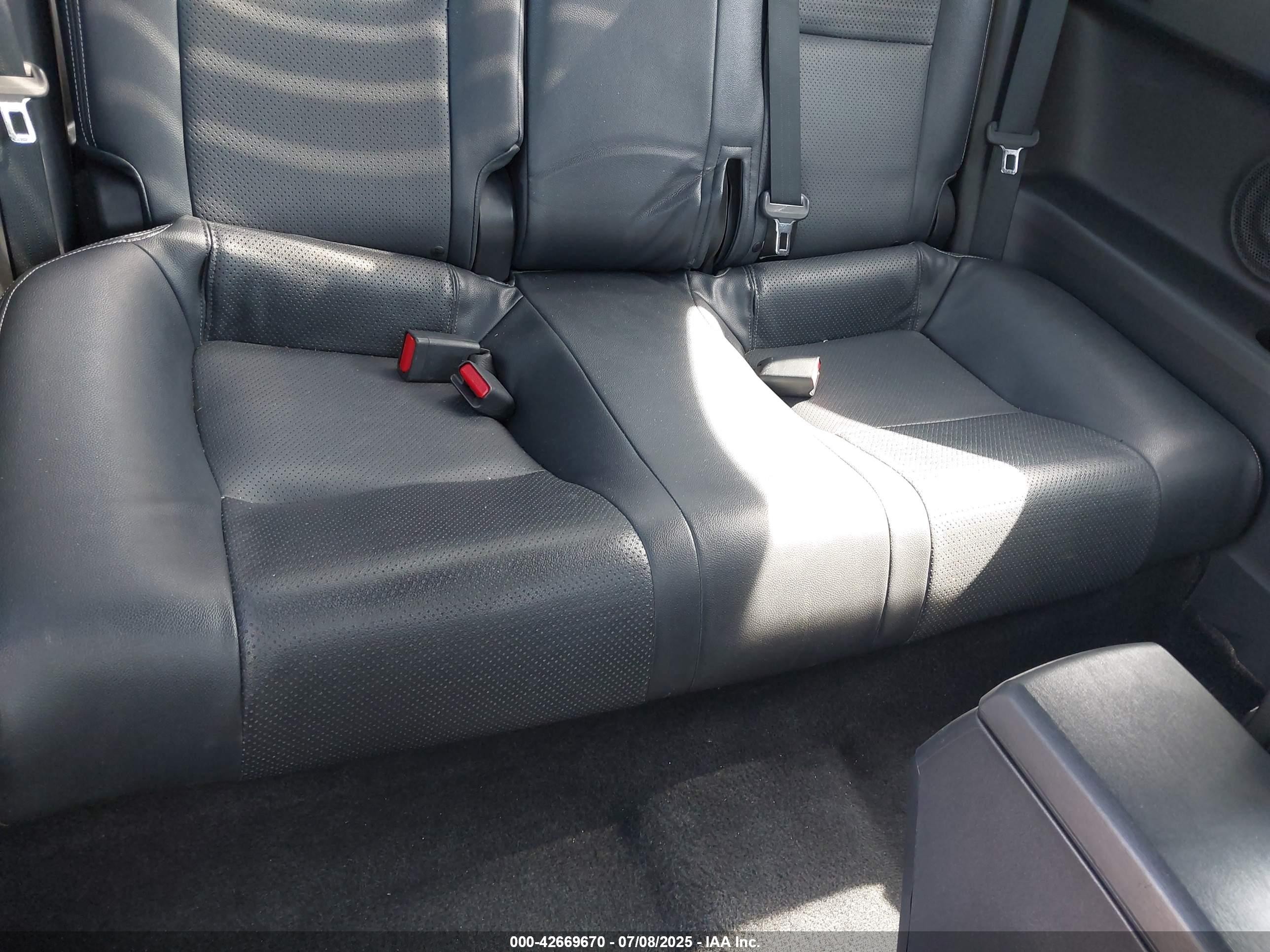 2012 Scion Tc   White vin: JTKJF5C77C3033145
