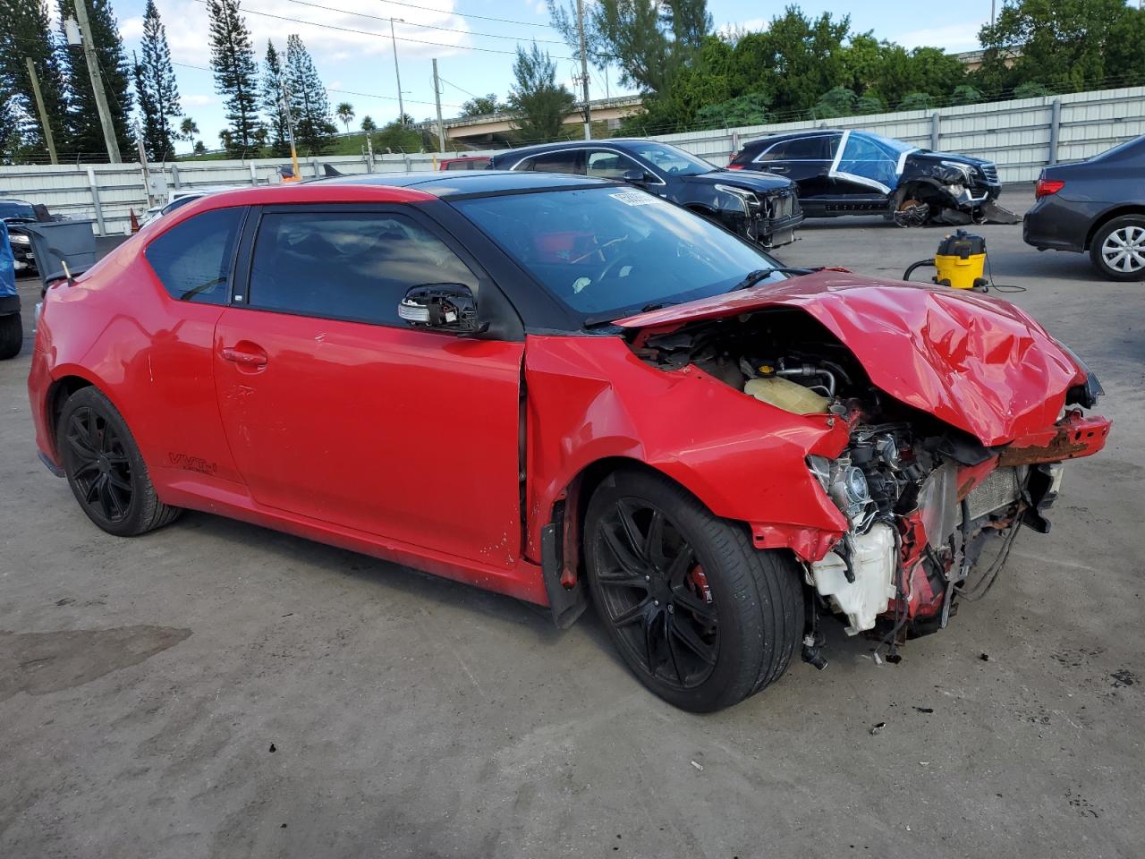2014 Toyota Scion Tc Red vin: JTKJF5C77E3080551