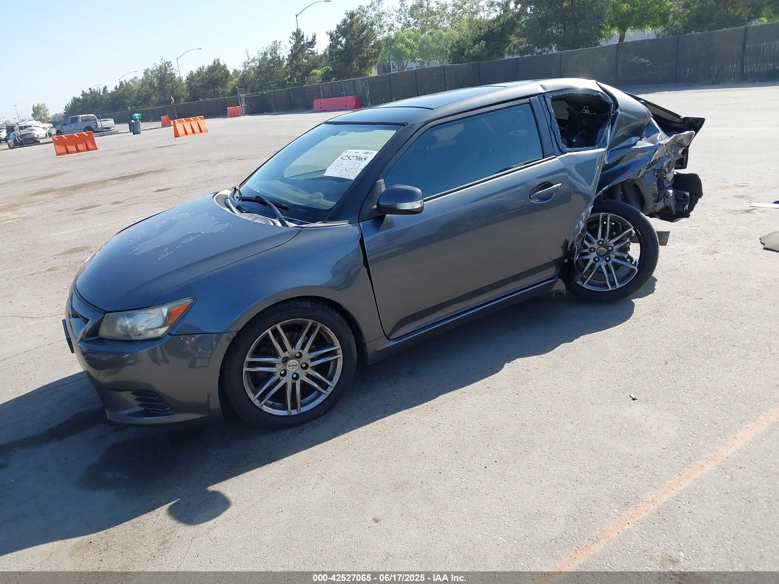 2012 Scion Tc   Gray vin: JTKJF5C78C3030206