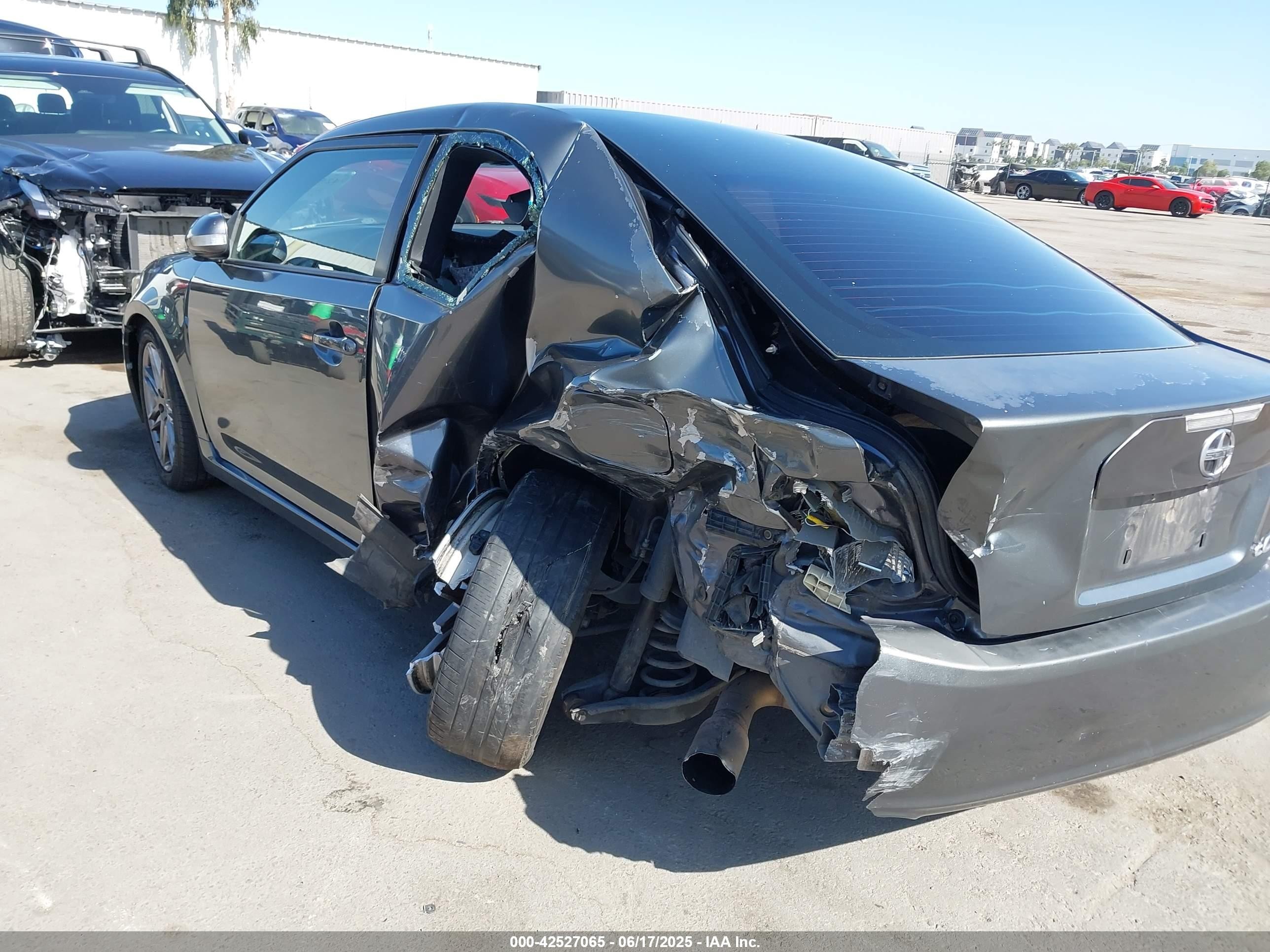 2012 Scion Tc   Gray vin: JTKJF5C78C3030206