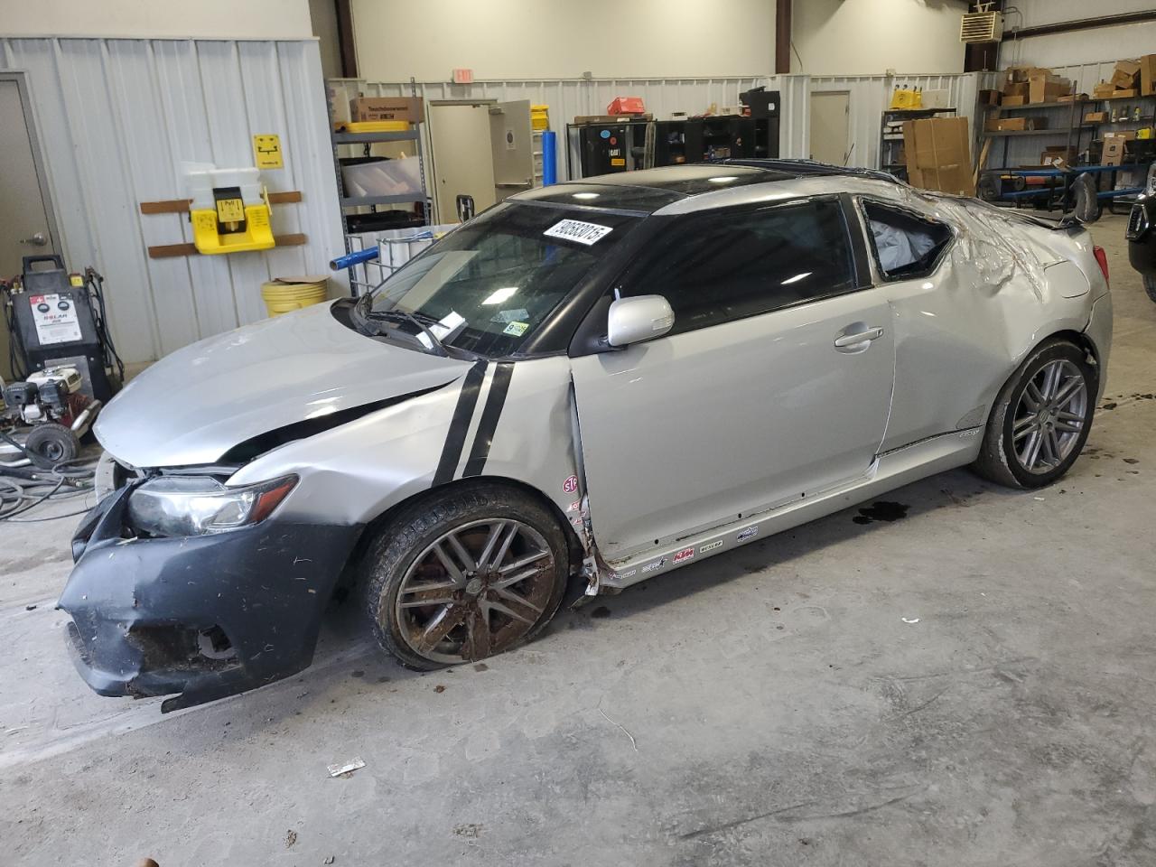 2011 Toyota Scion Tc Silver vin: JTKJF5C79B3004017