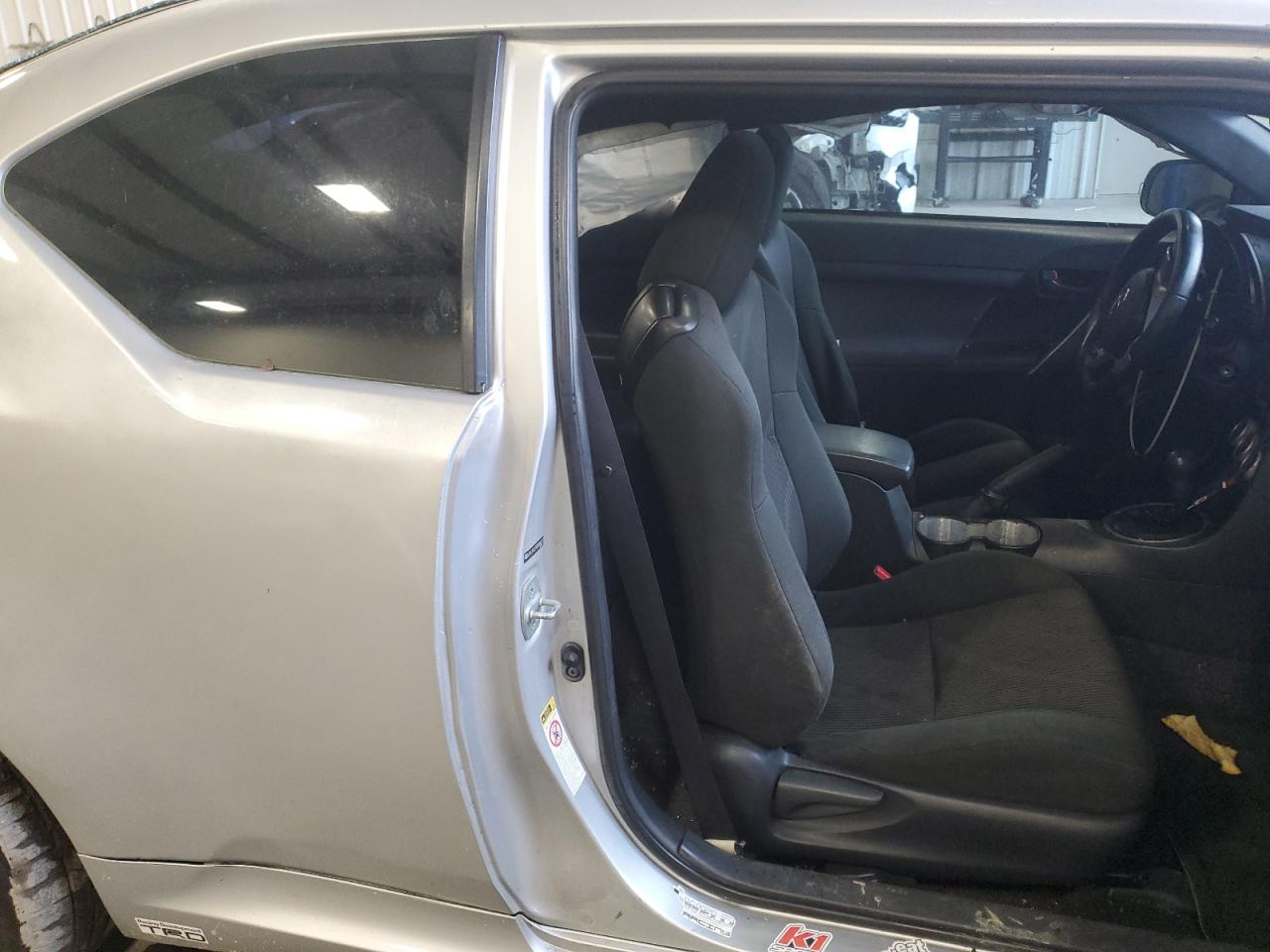 2011 Toyota Scion Tc Silver vin: JTKJF5C79B3004017