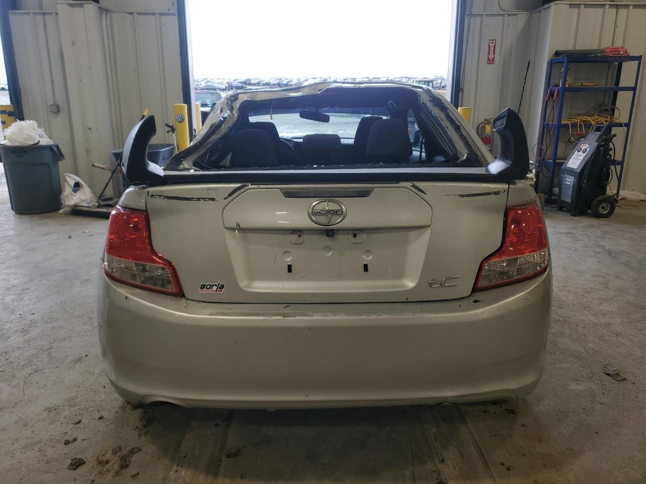 2011 Toyota Scion Tc Silver vin: JTKJF5C79B3004017