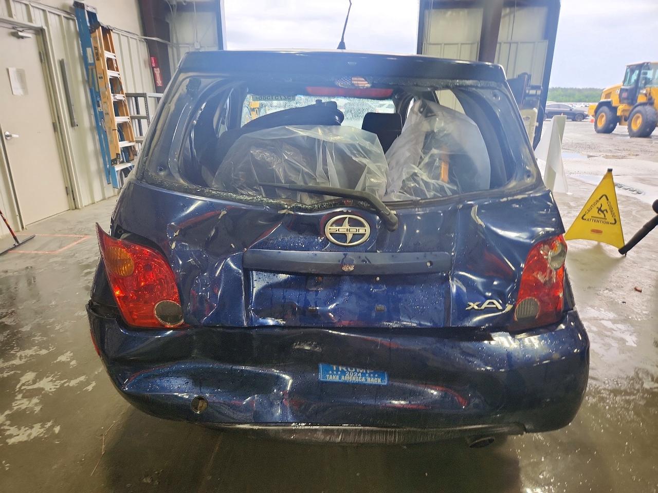 2005 Toyota Scion Xa Blue vin: JTKKT624350083121
