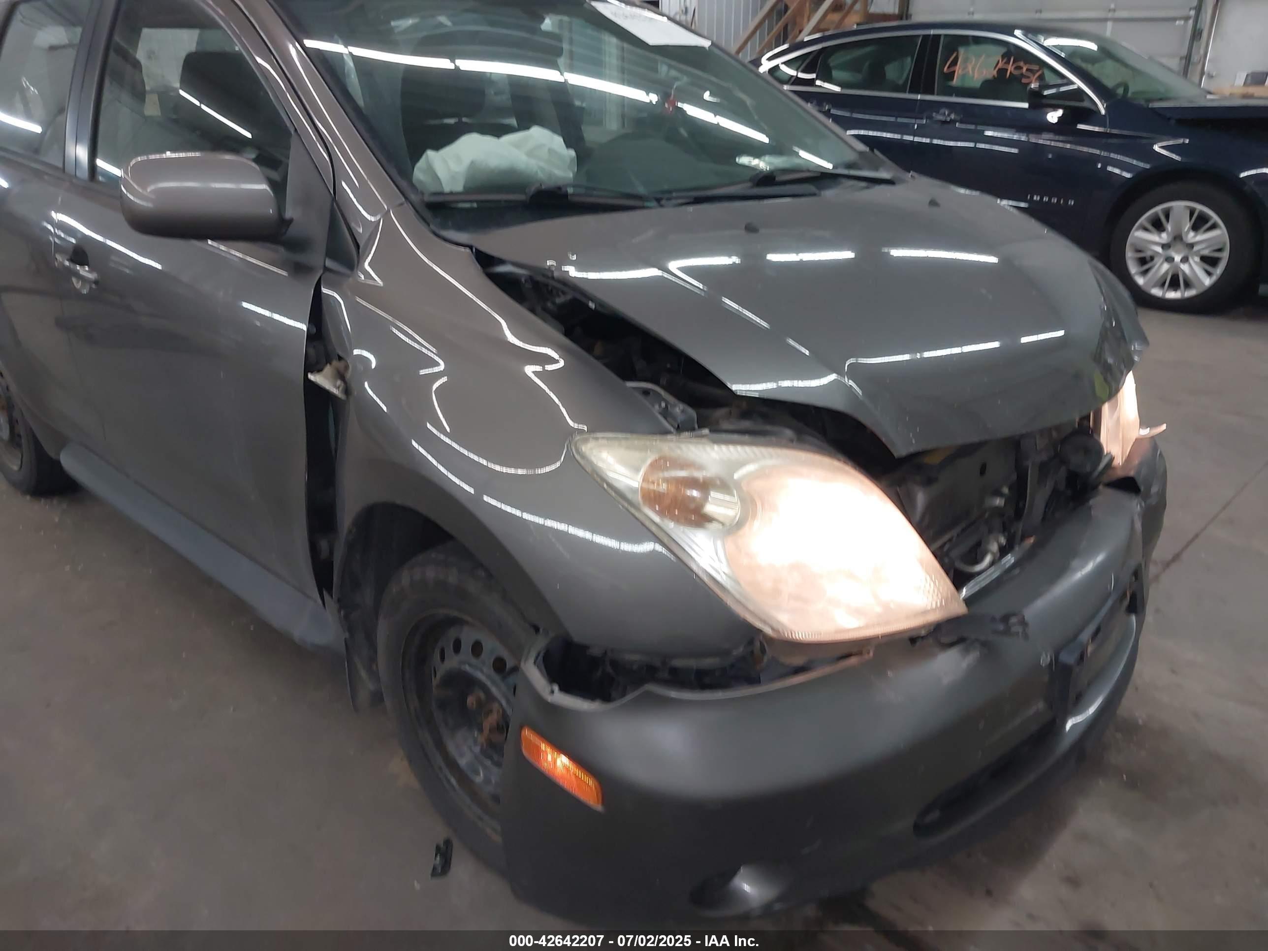 2005 Scion Xa   Gray vin: JTKKT624350095074