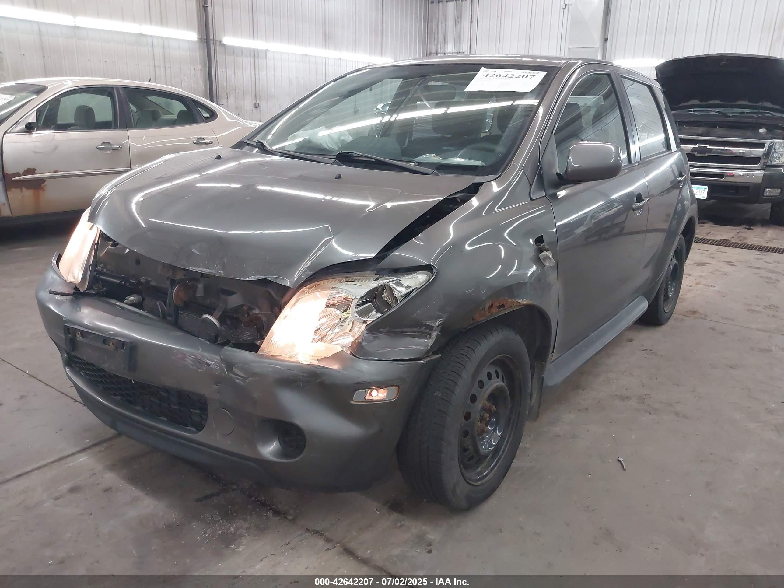 2005 Scion Xa   Gray vin: JTKKT624350095074